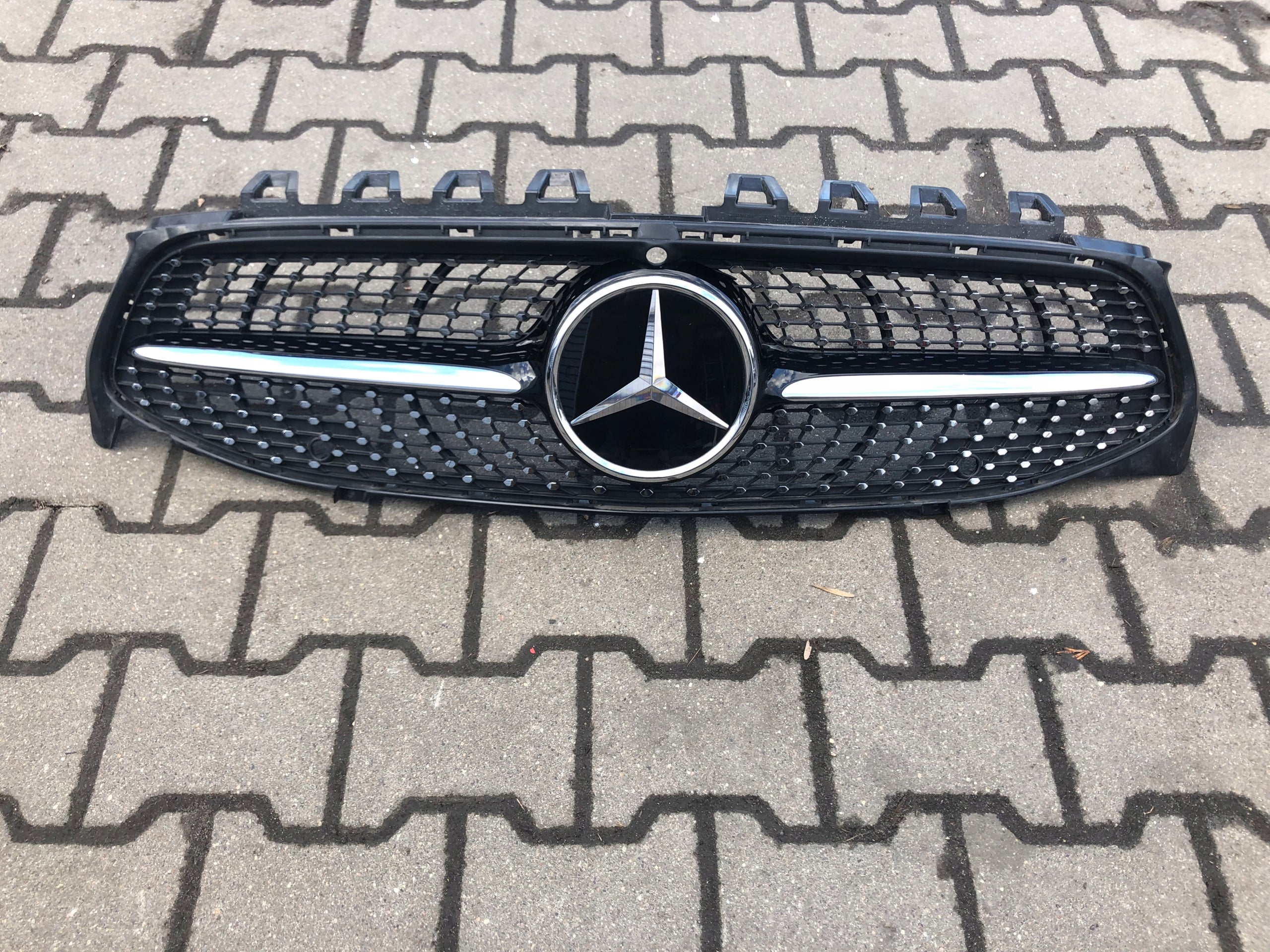 Kühlergrill Mercedes CLA 118 FRONTGRILL Kühlergitter