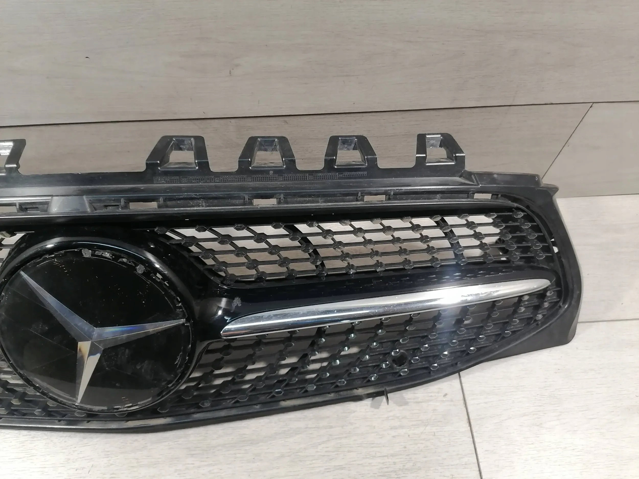 Kühlergrill Mercedes A118 FRONTGRILL A1188880000 Kühlergitter