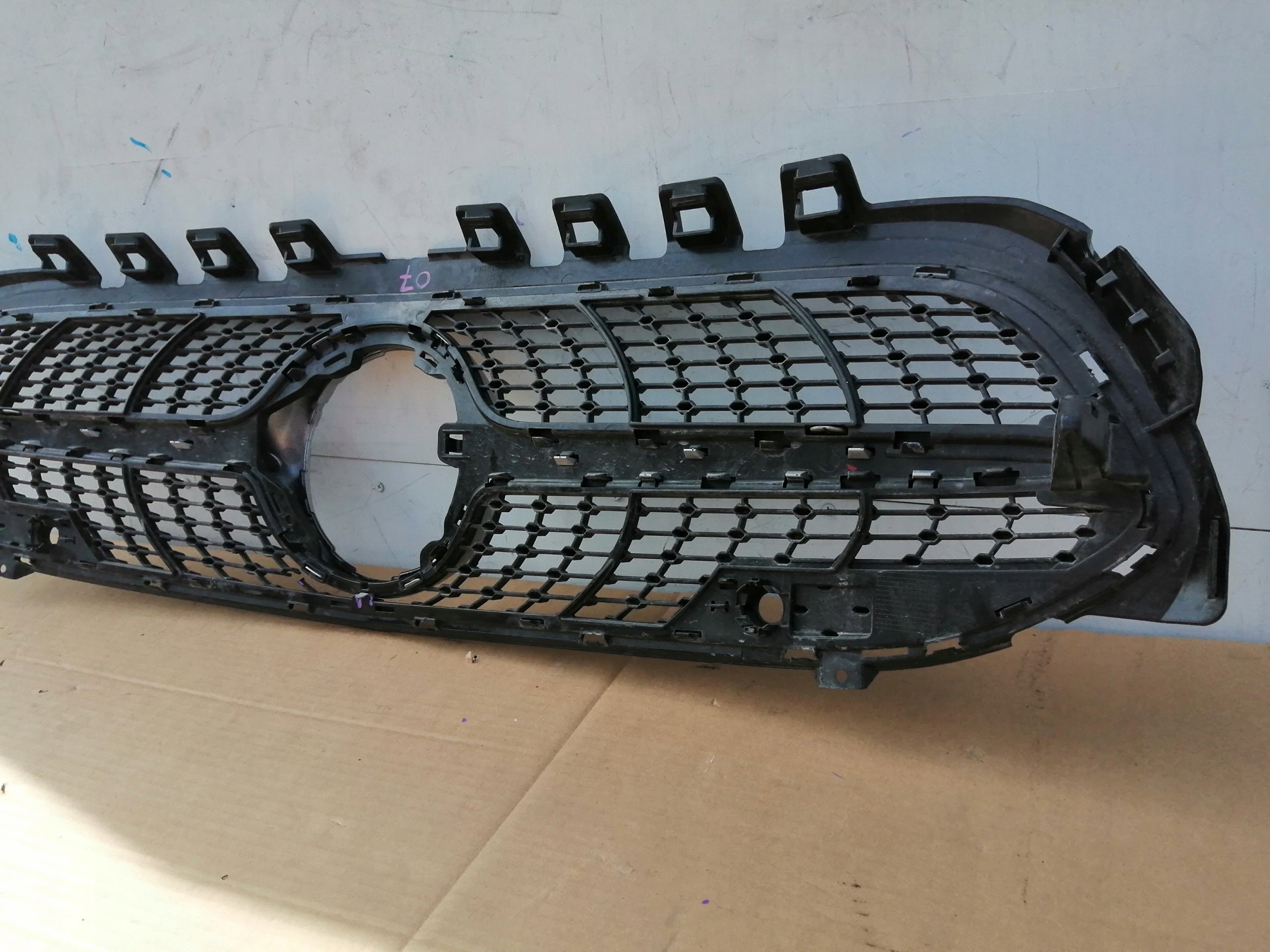 Kühlergrill Mercedes W117 FRONTGRILL A1178880200 Kühlergitter