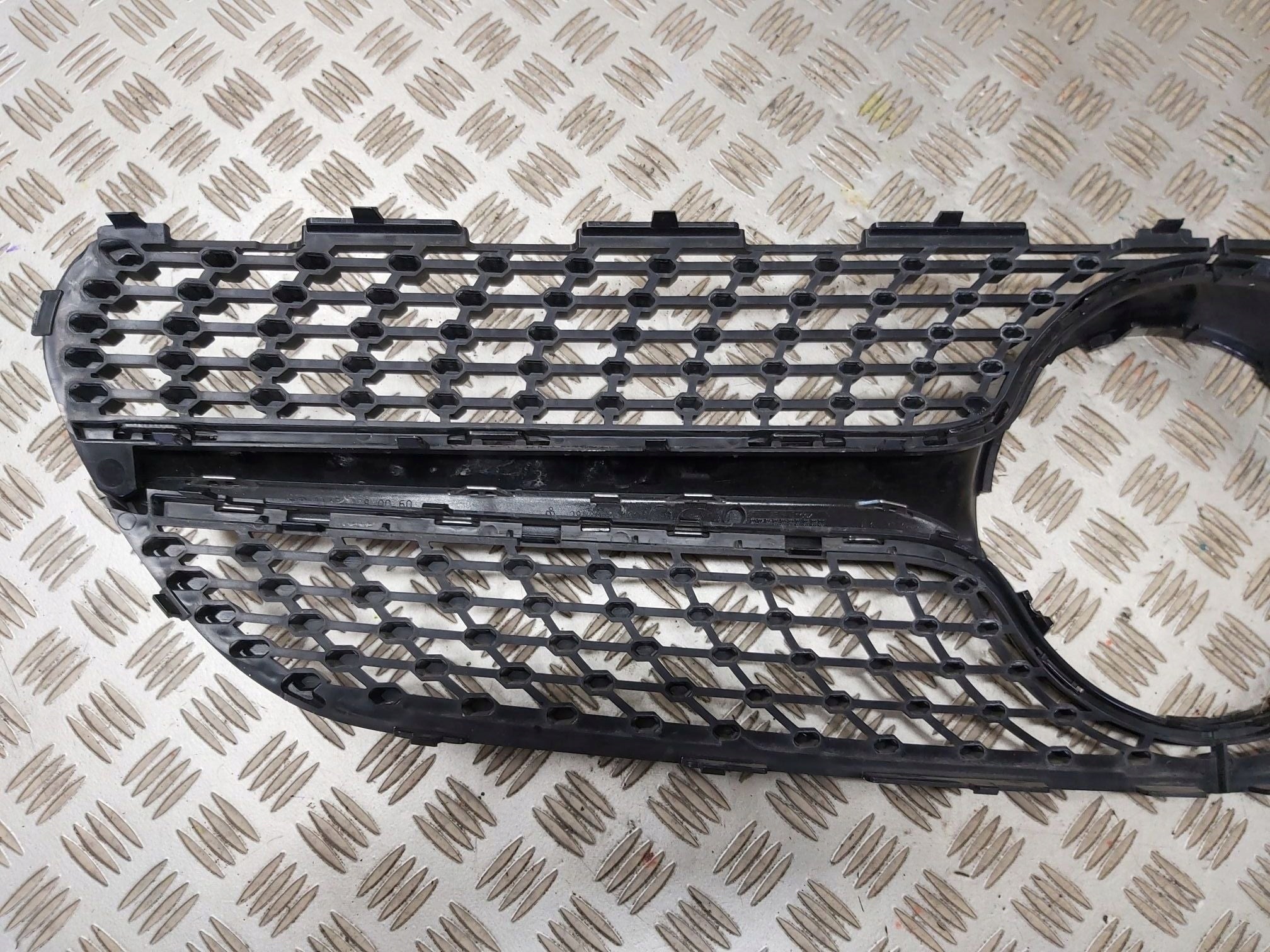 Kühlergrill Mercedes A117 FRONTGRILL A1178880060 Kühlergitter