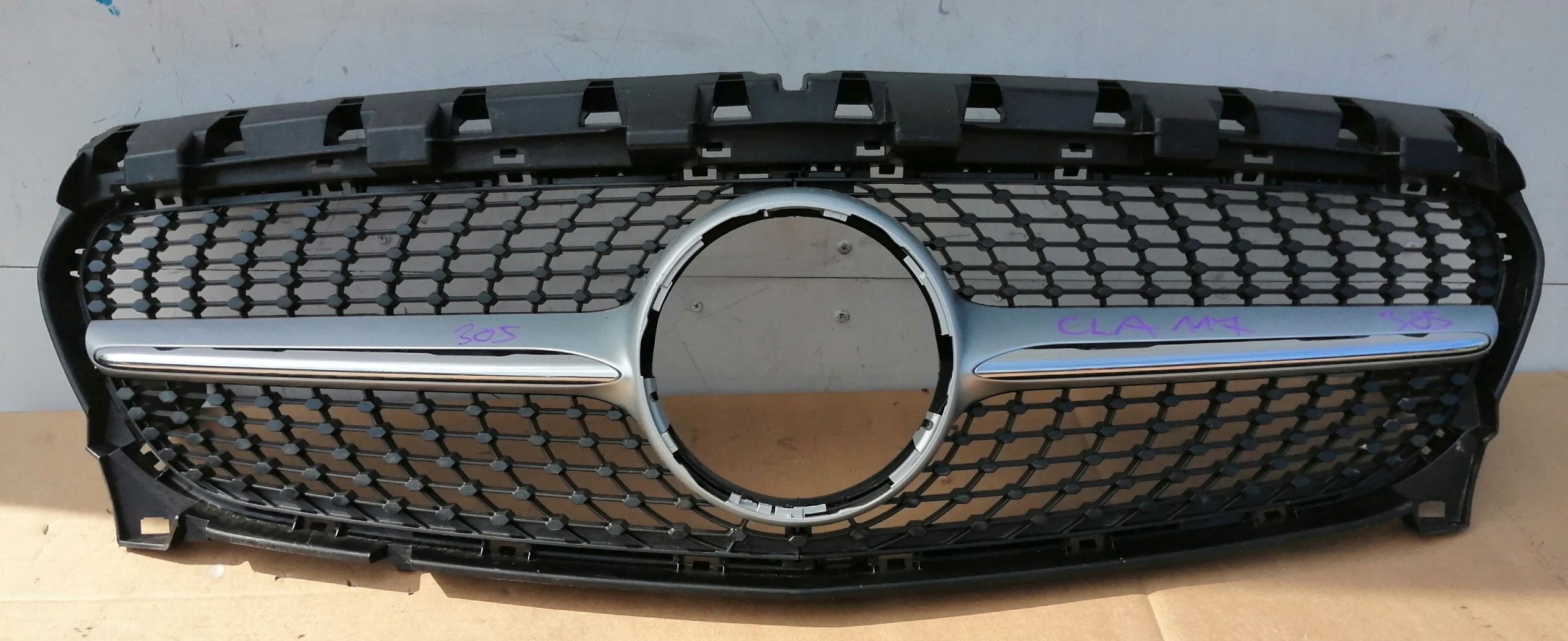 Kühlergrill Mercedes W117 FRONTGRILL A1178880600 Kühlergitter