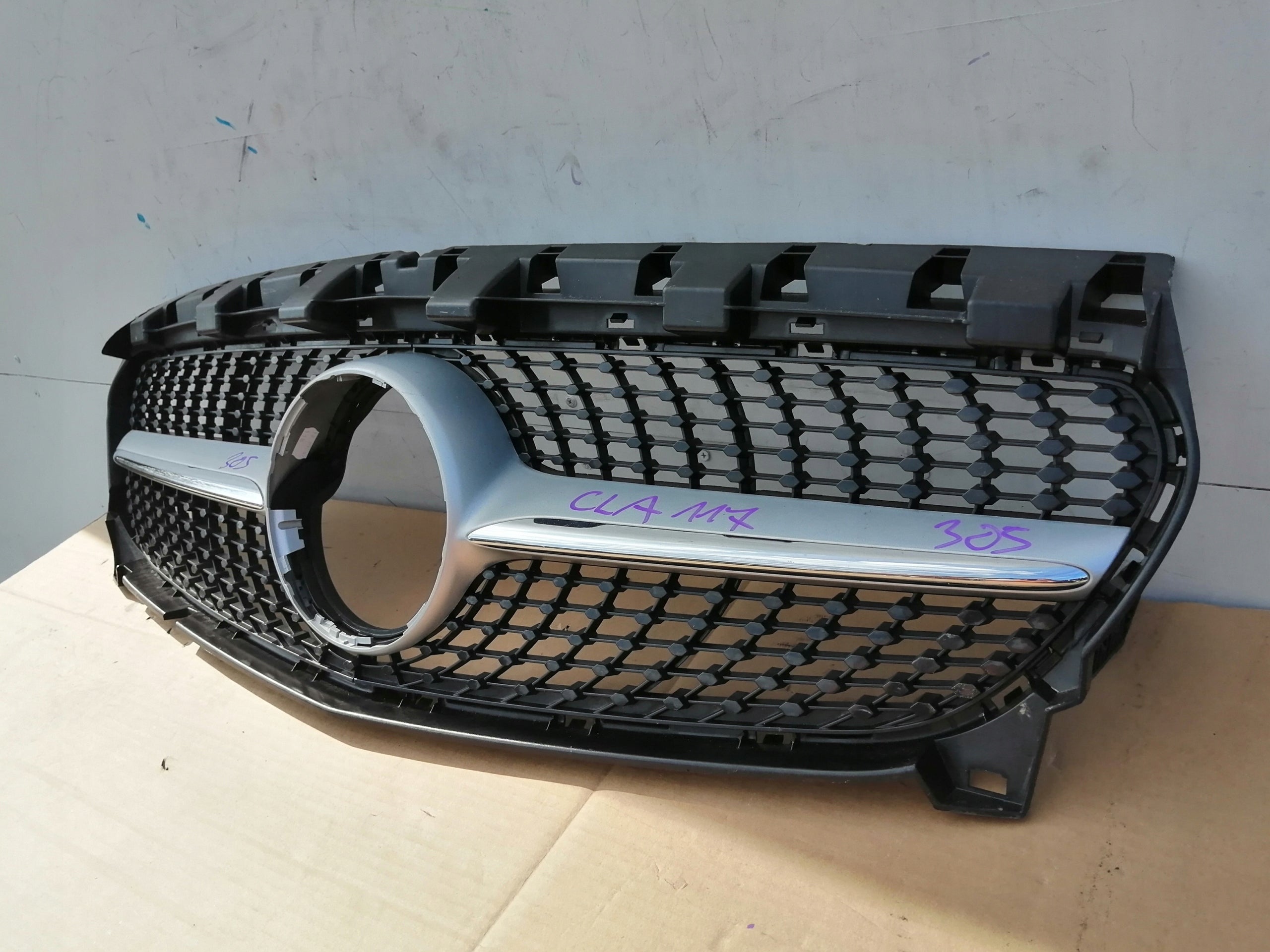 Kühlergrill Mercedes W117 FRONTGRILL A1178880600 Kühlergitter