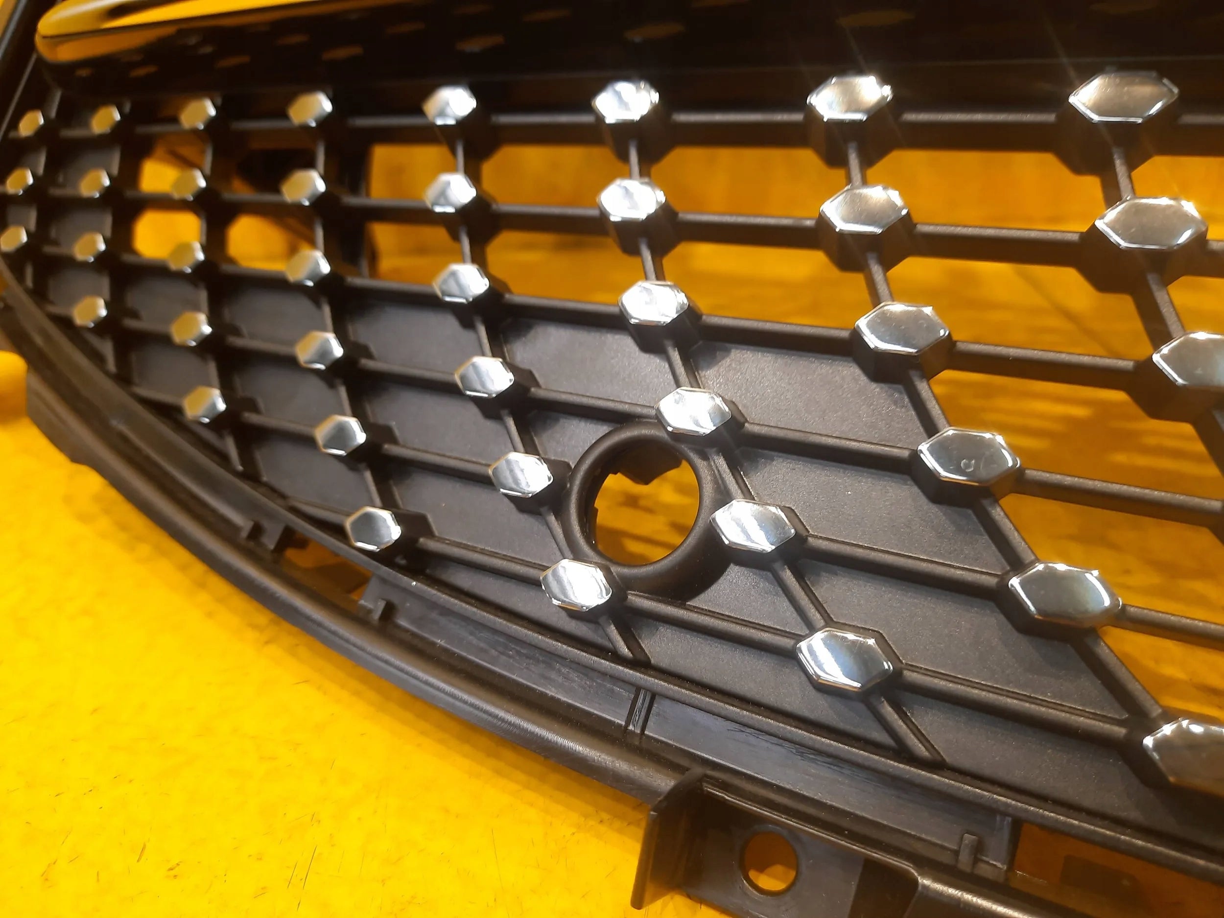 Kühlergrill Mercedes X118 CLA C118 A118 FRONTGRILL A1188884400 Kühlergitter