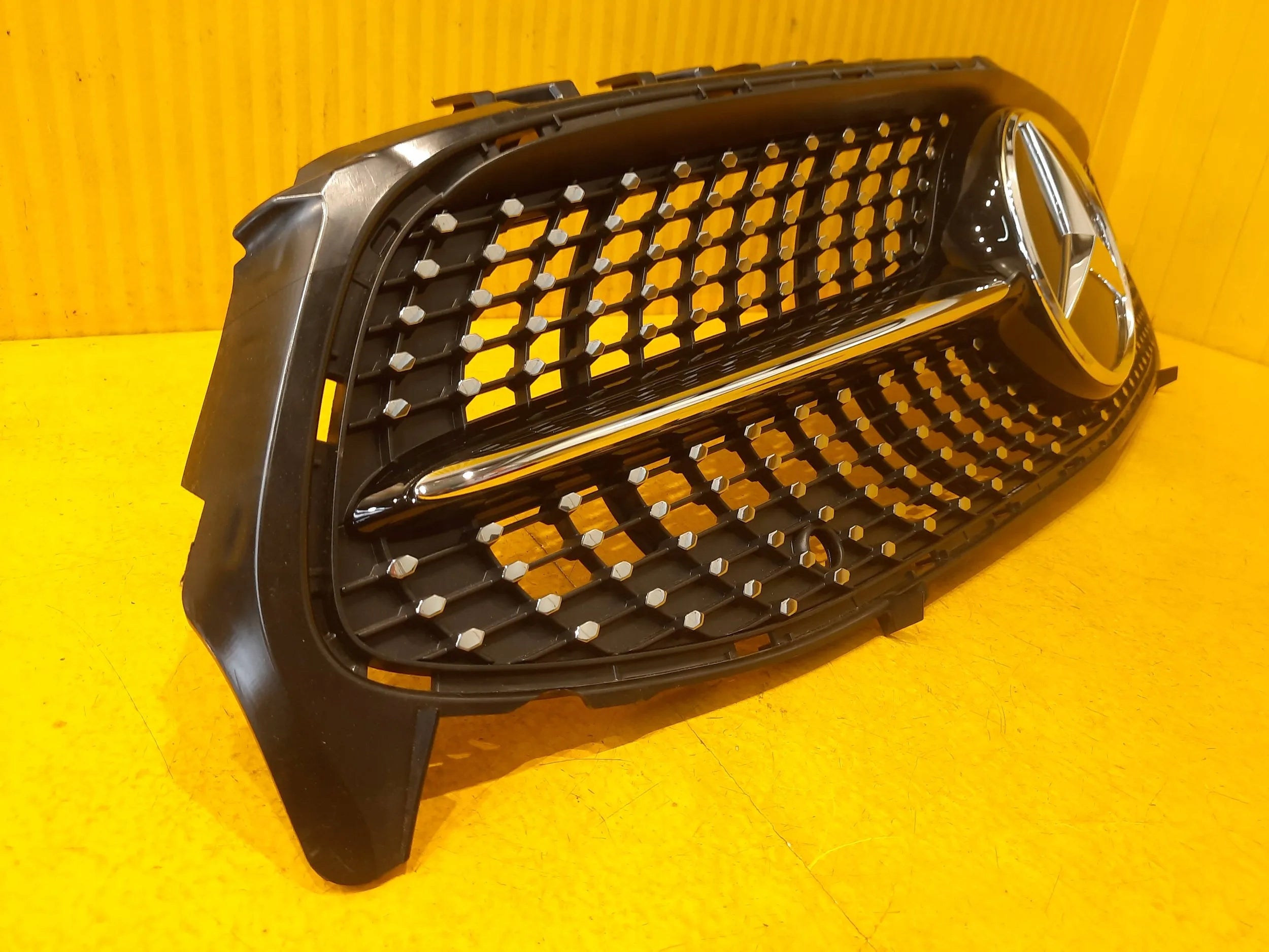 Kühlergrill Mercedes X118 CLA C118 A118 FRONTGRILL A1188884400 Kühlergitter