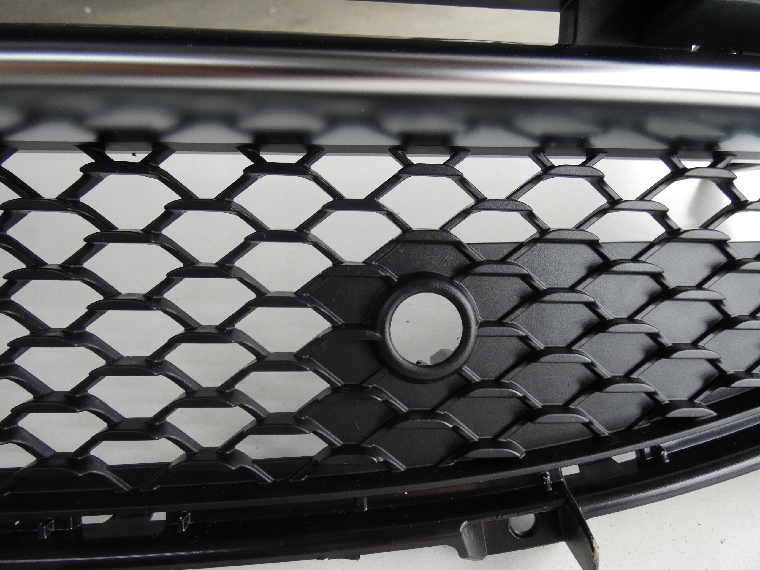 Kühlergrill Mercedes A118 CLA W118 FRONTGRILL A1188881600 Kühlergitter