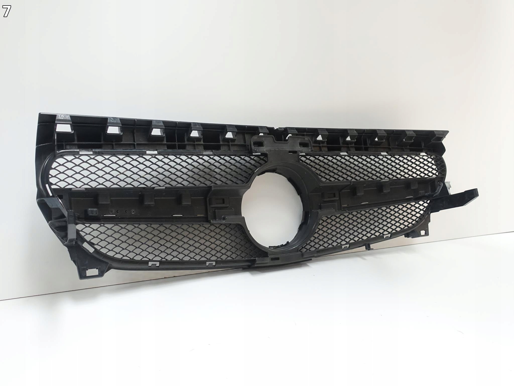 Kühlergrill Mercedes C117 A117 FRONTGRILL A1178880700 Kühlergitter