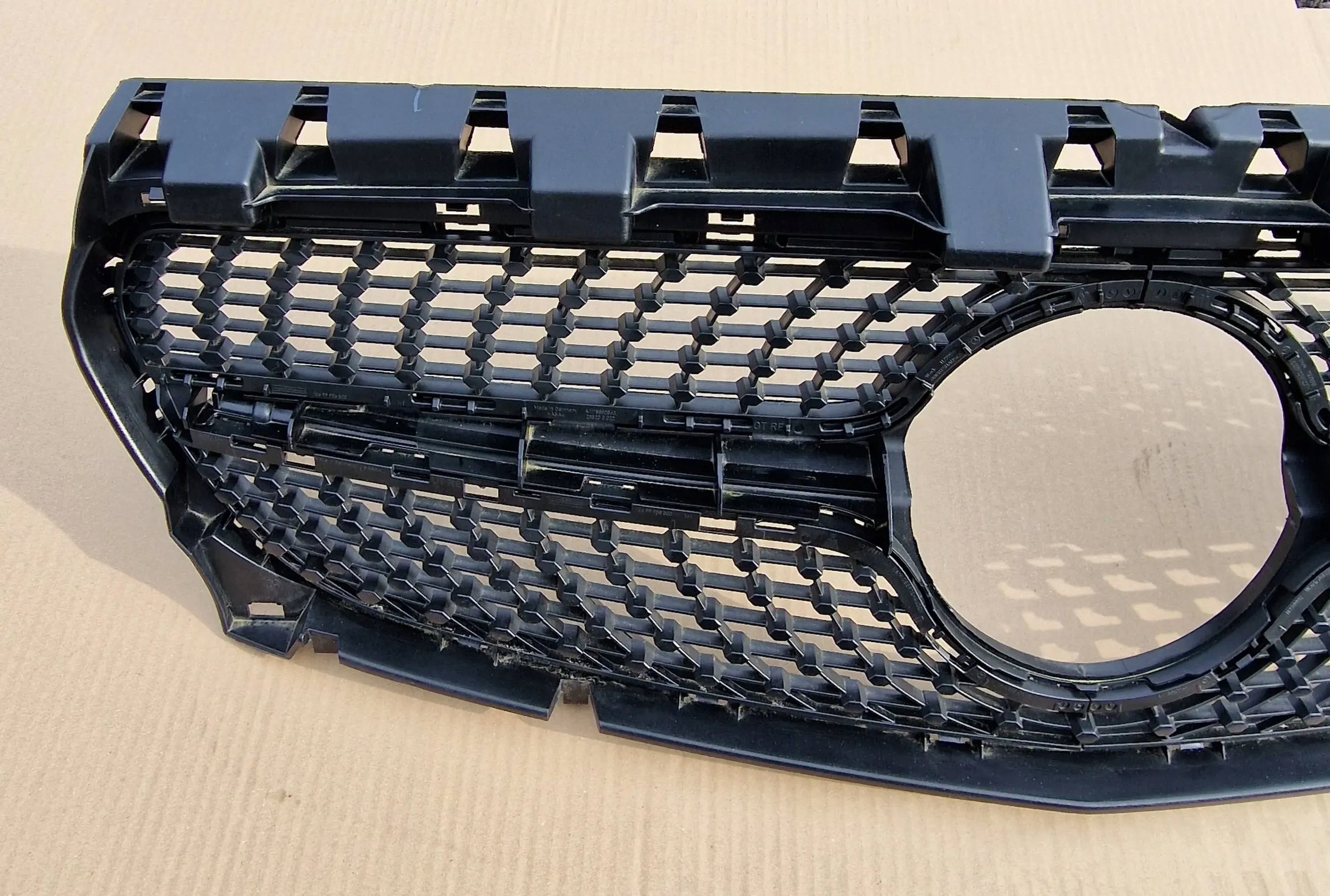 Kühlergrill Mercedes CLA W117 FRONTGRILL A1178880600 Kühlergitter