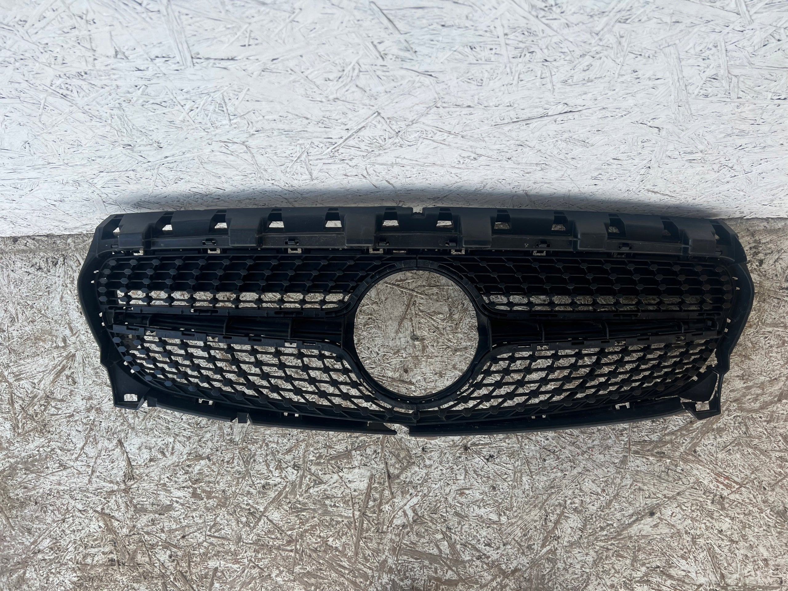 Radiator grille Mercedes CLA W117 FRONTGRILL Radiator grille 