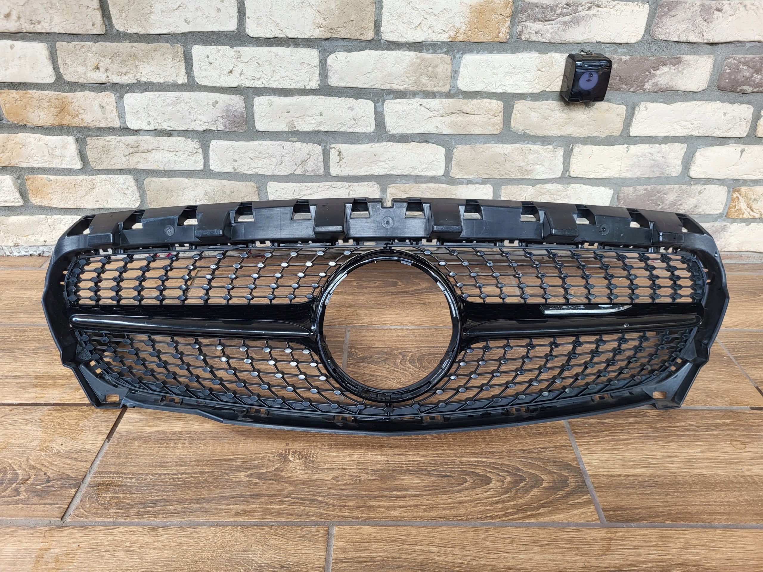 Kühlergrill Mercedes A117 W117 FRONTGRILL A1178881160 Kühlergitter