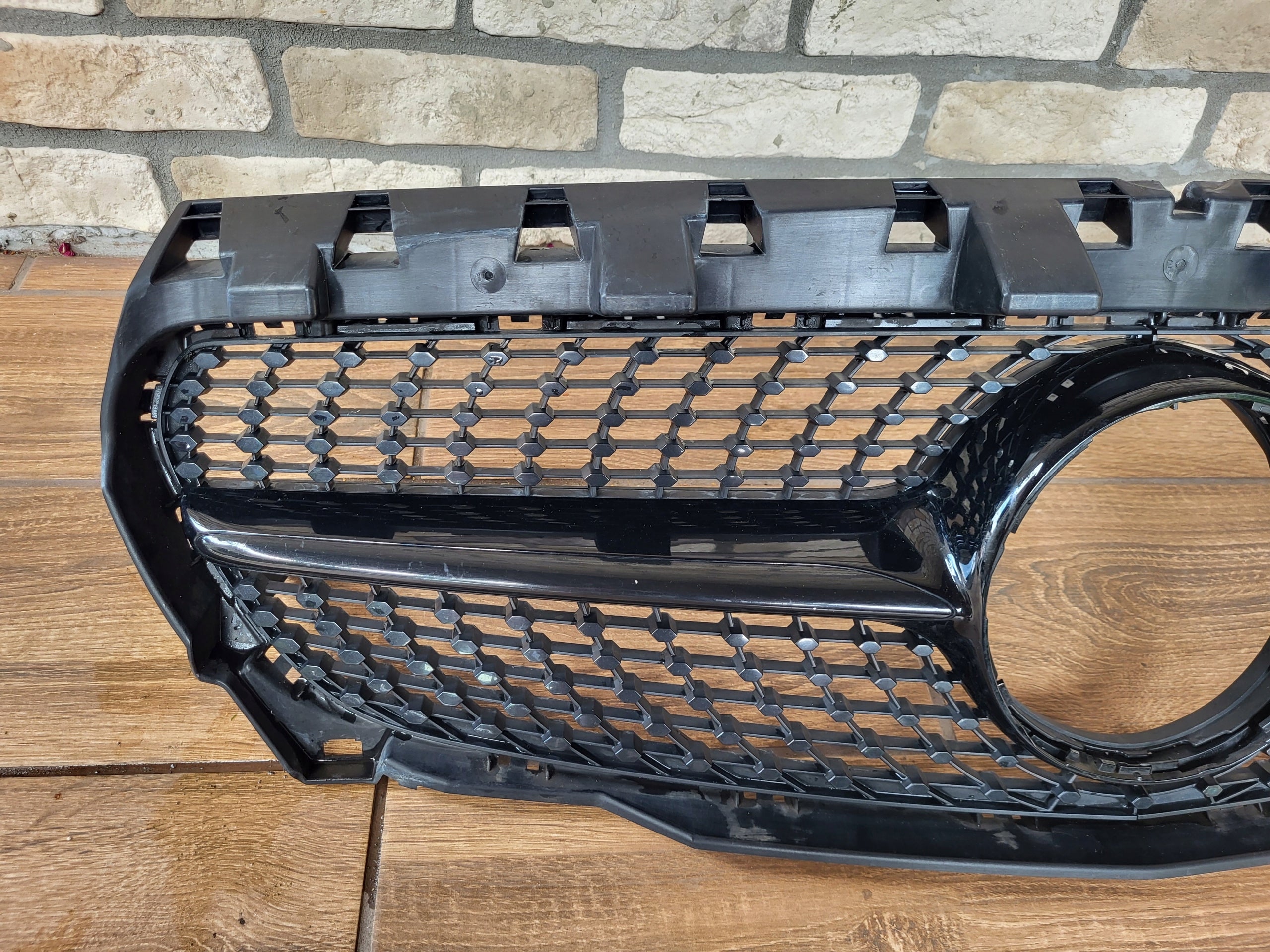 Kühlergrill Mercedes A117 W117 FRONTGRILL A1178881160 Kühlergitter