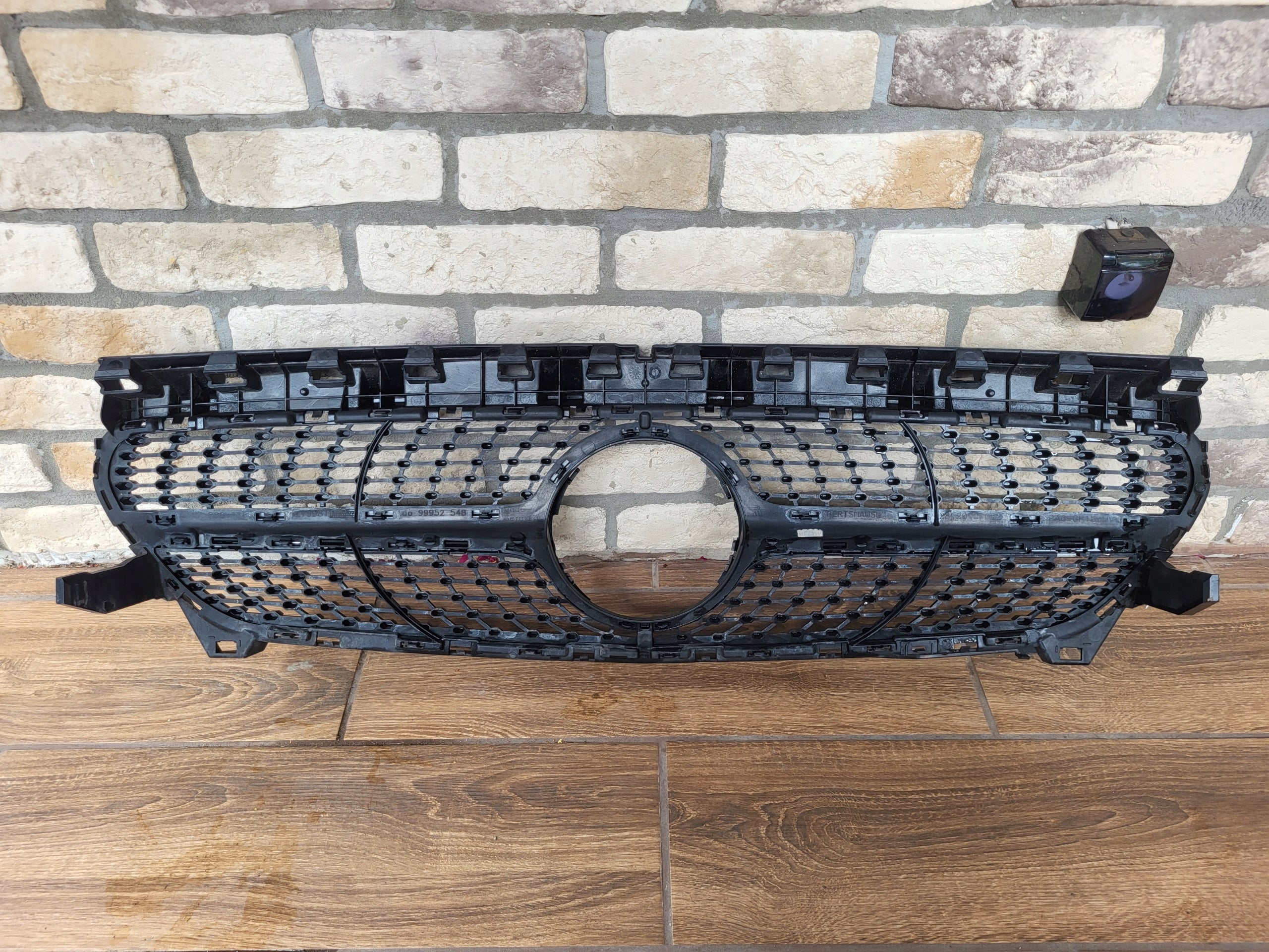 Kühlergrill Mercedes A117 W117 FRONTGRILL A1178881160 Kühlergitter