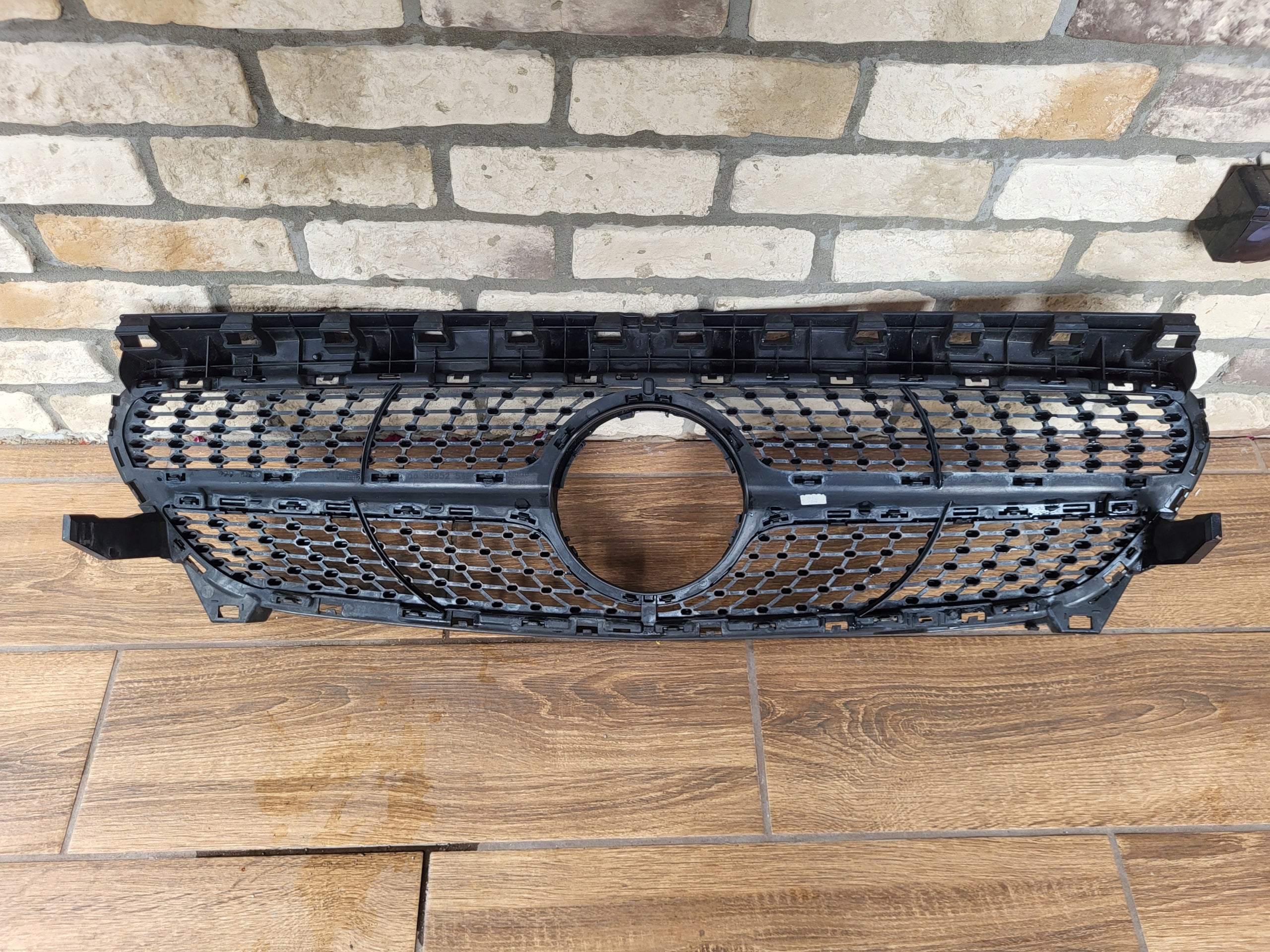 Kühlergrill Mercedes A117 W117 FRONTGRILL A1178881160 Kühlergitter