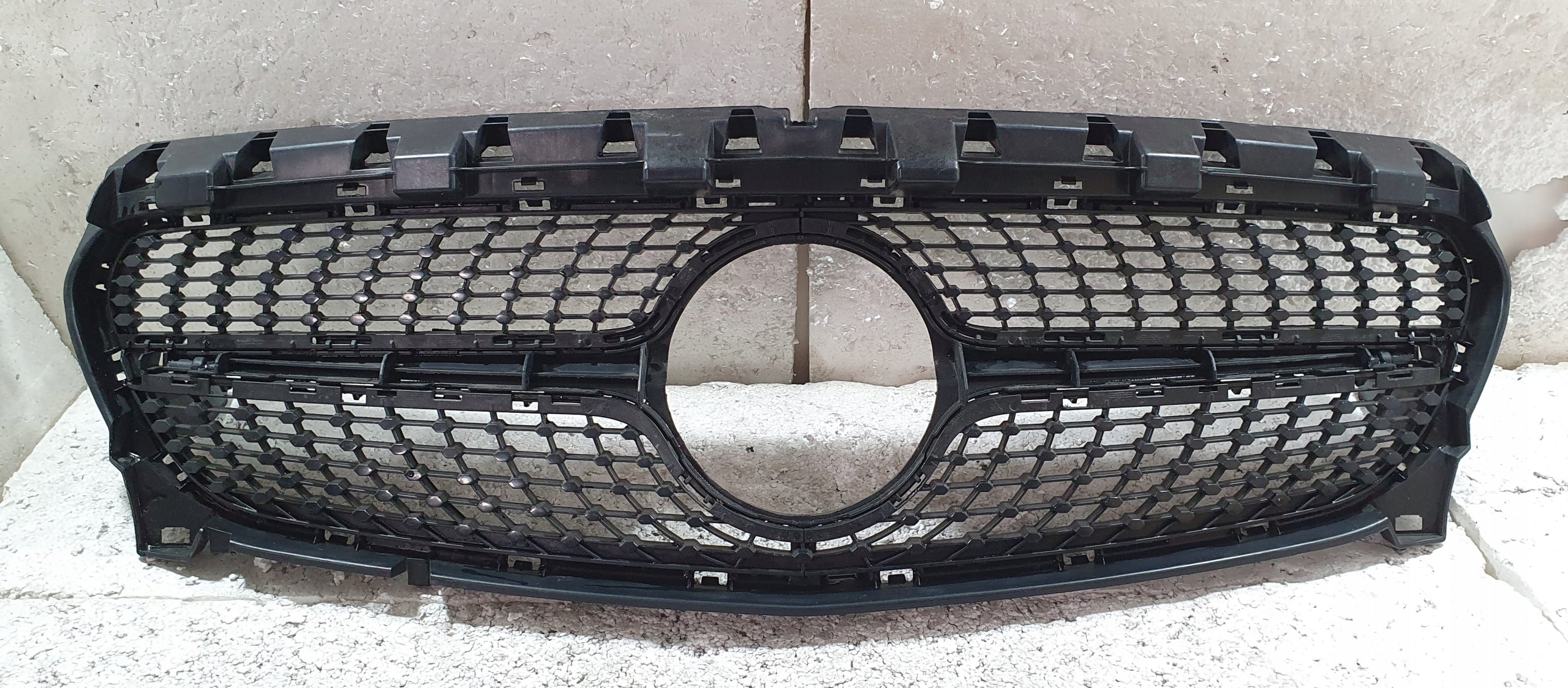  Kühlergrill Mercedes W117 A117 FRONTGRILL A1178880600 Kühlergitter product image