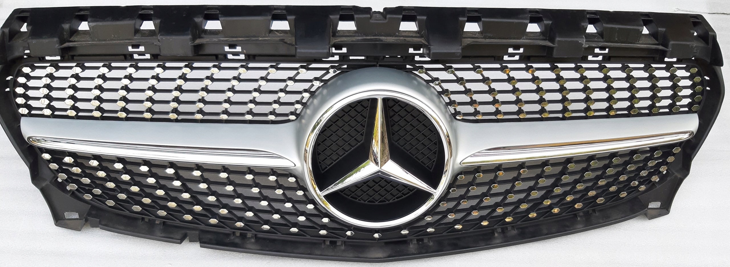 Kühlergrill Mercedes CLA W117 A117 FRONTGRILL A1178880600 Kühlergitter