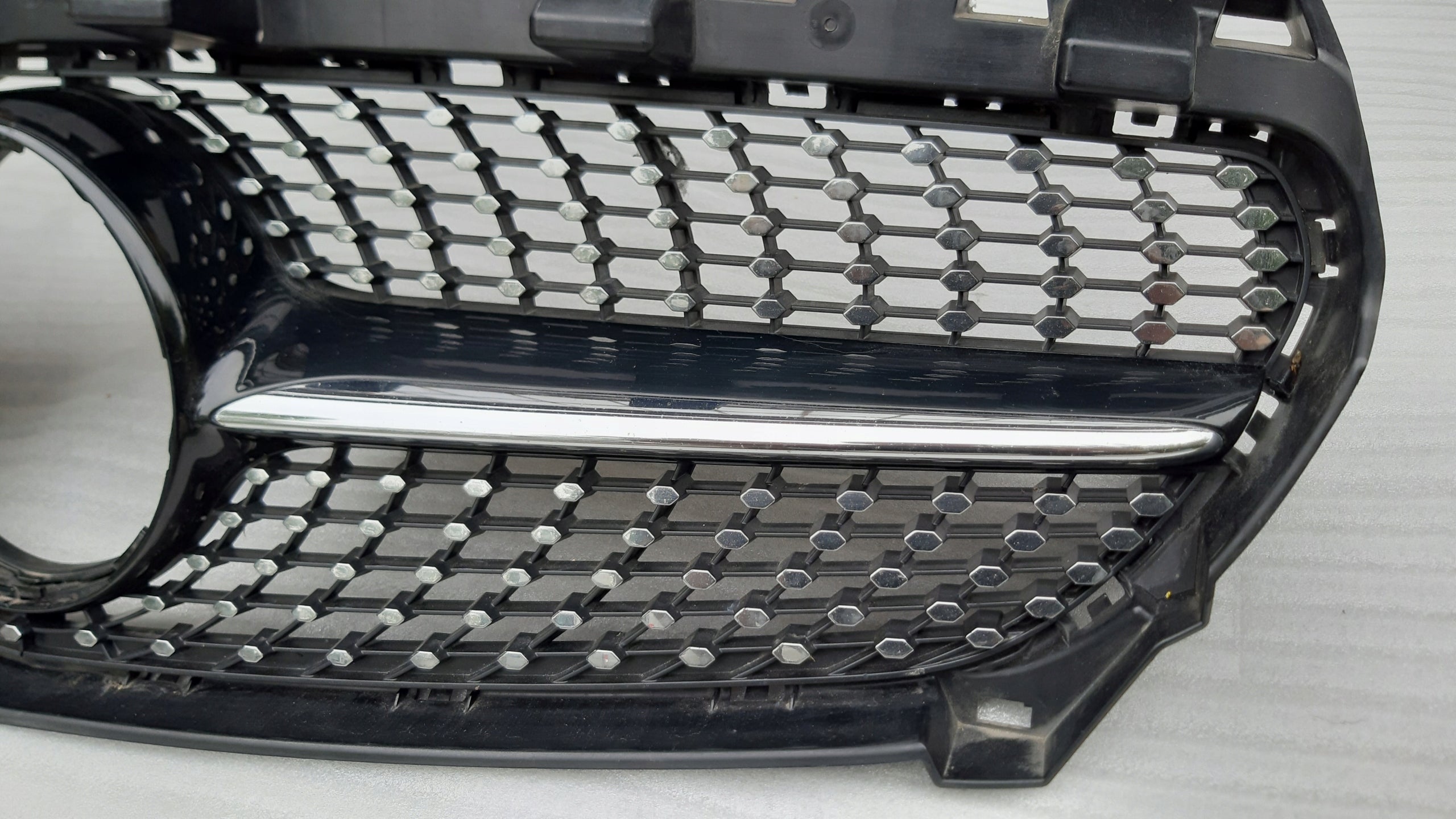 Kühlergrill Mercedes CLA W117 A117 FRONTGRILL A1178881160 Kühlergitter