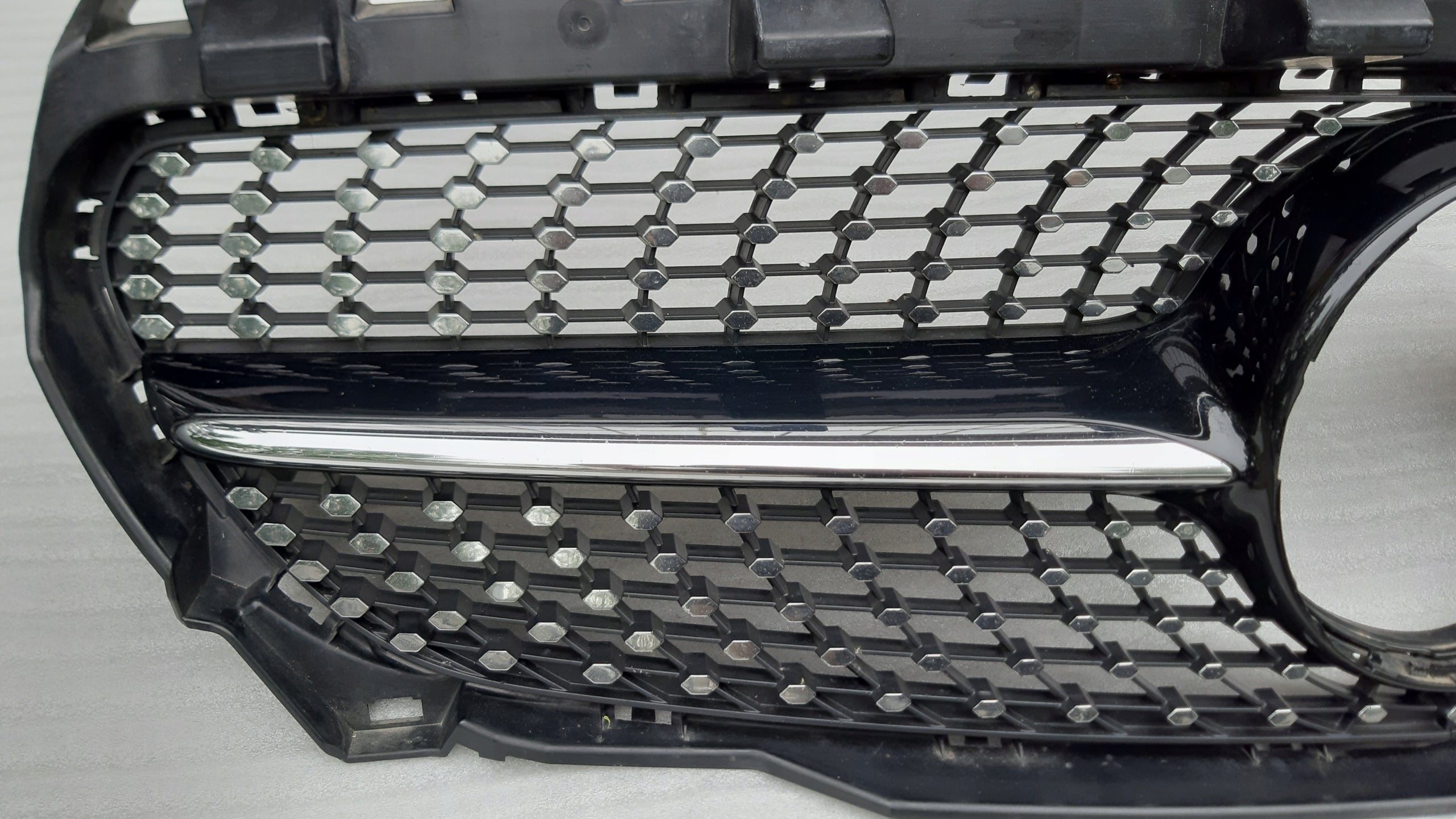 Kühlergrill Mercedes CLA W117 A117 FRONTGRILL A1178881160 Kühlergitter