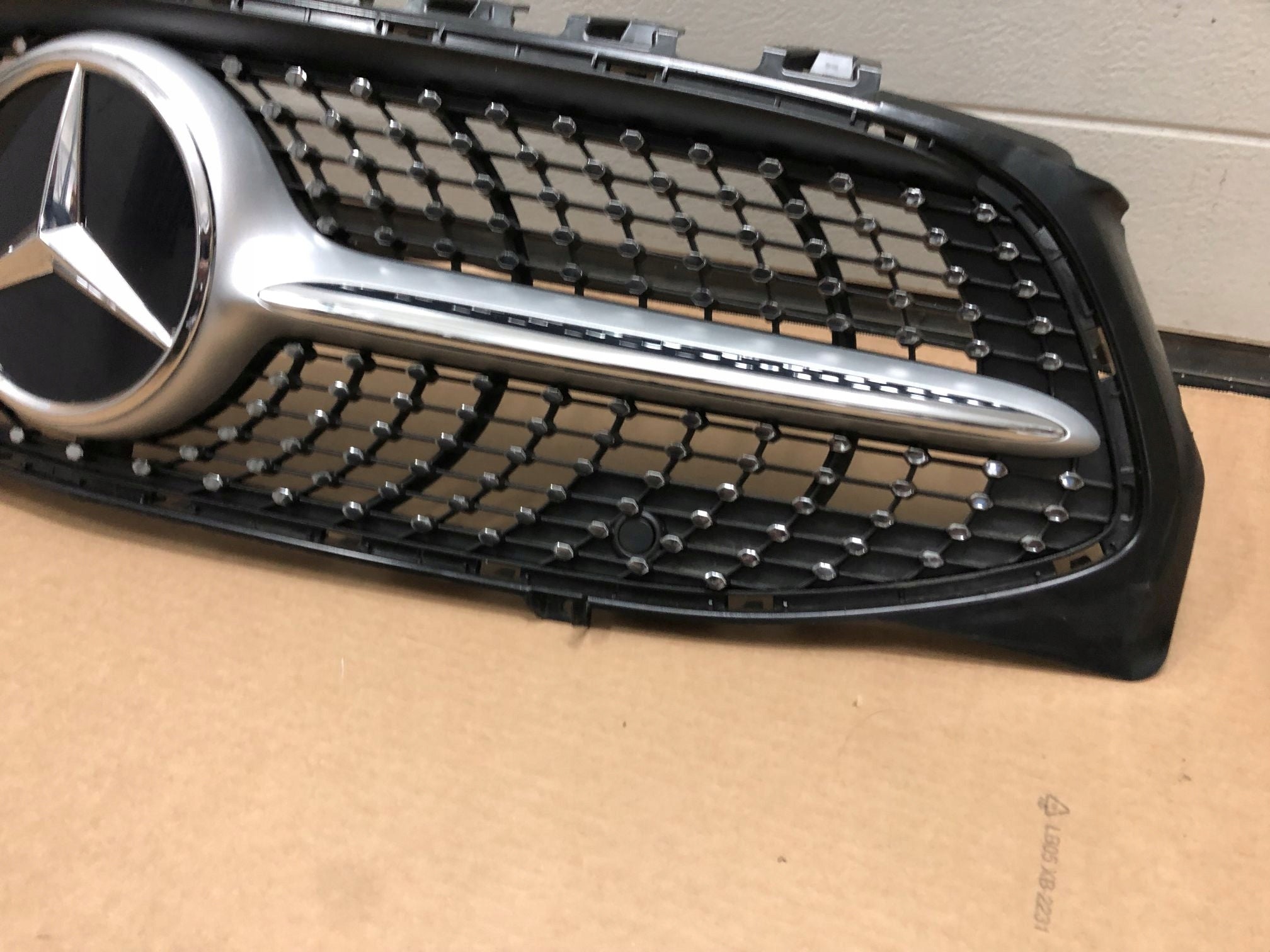 Kühlergrill Mercedes W118 CLA A118 FRONTGRILL Kühlergitter