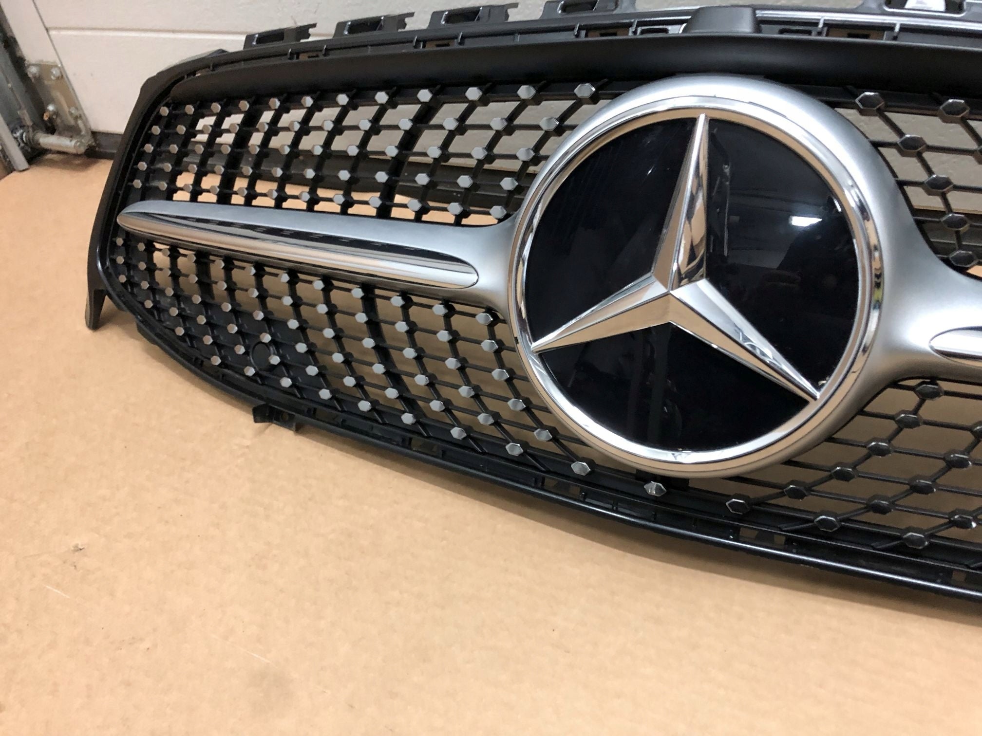 Kühlergrill Mercedes W118 CLA A118 FRONTGRILL Kühlergitter