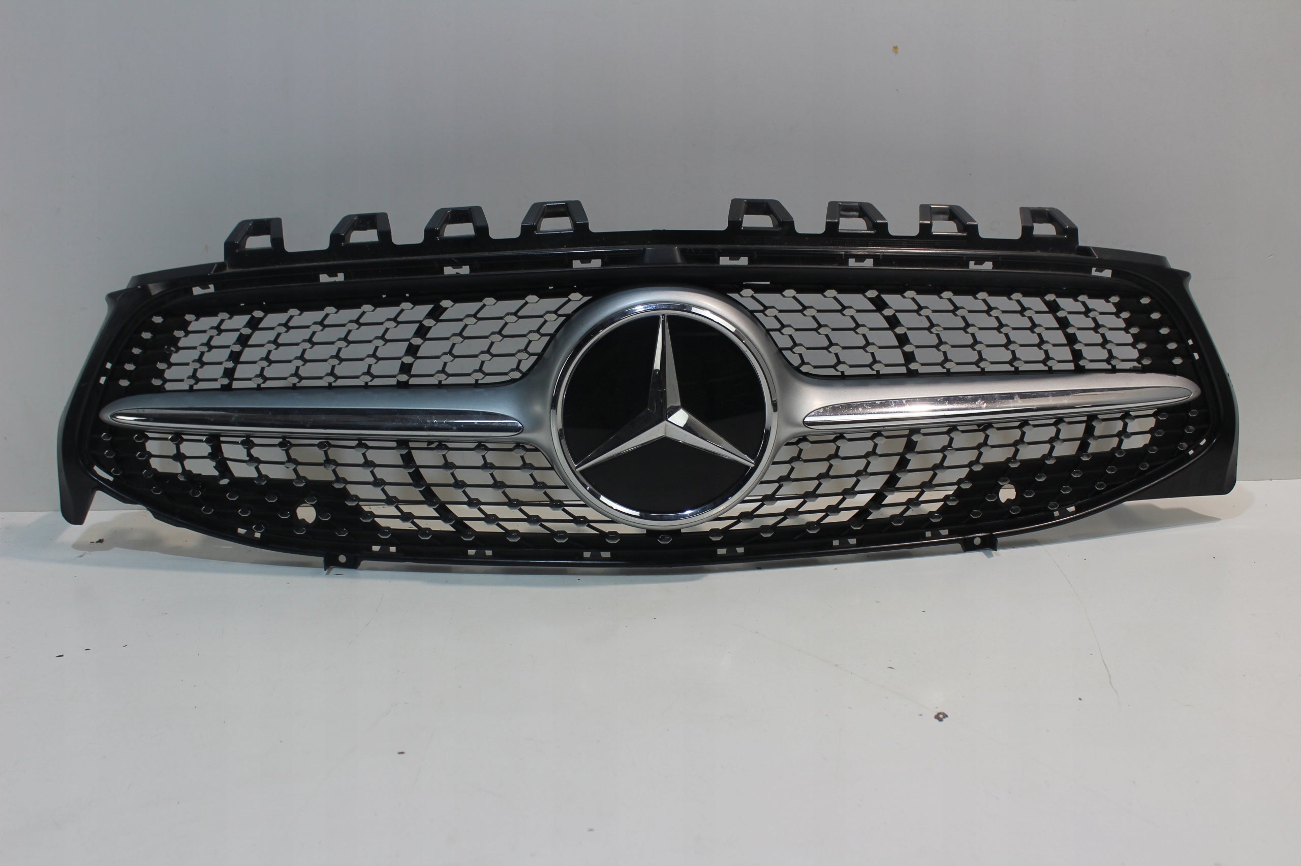  Kühlergrill Mercedes CLA 118 W118 FRONTGRILL Kühlergitter product image