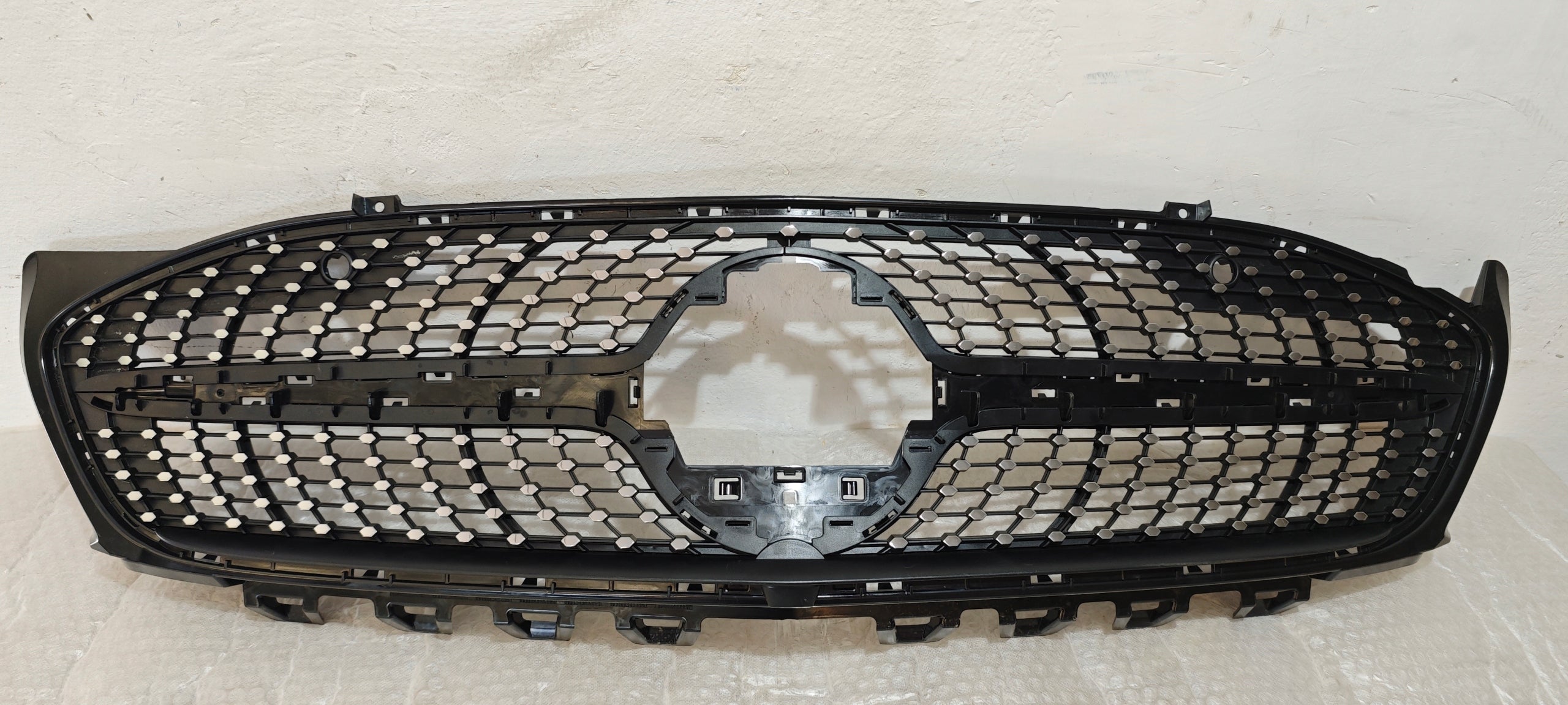  Kühlergrill Mercedes CLA W118 FRONTGRILL A1188880000 Kühlergitter product image