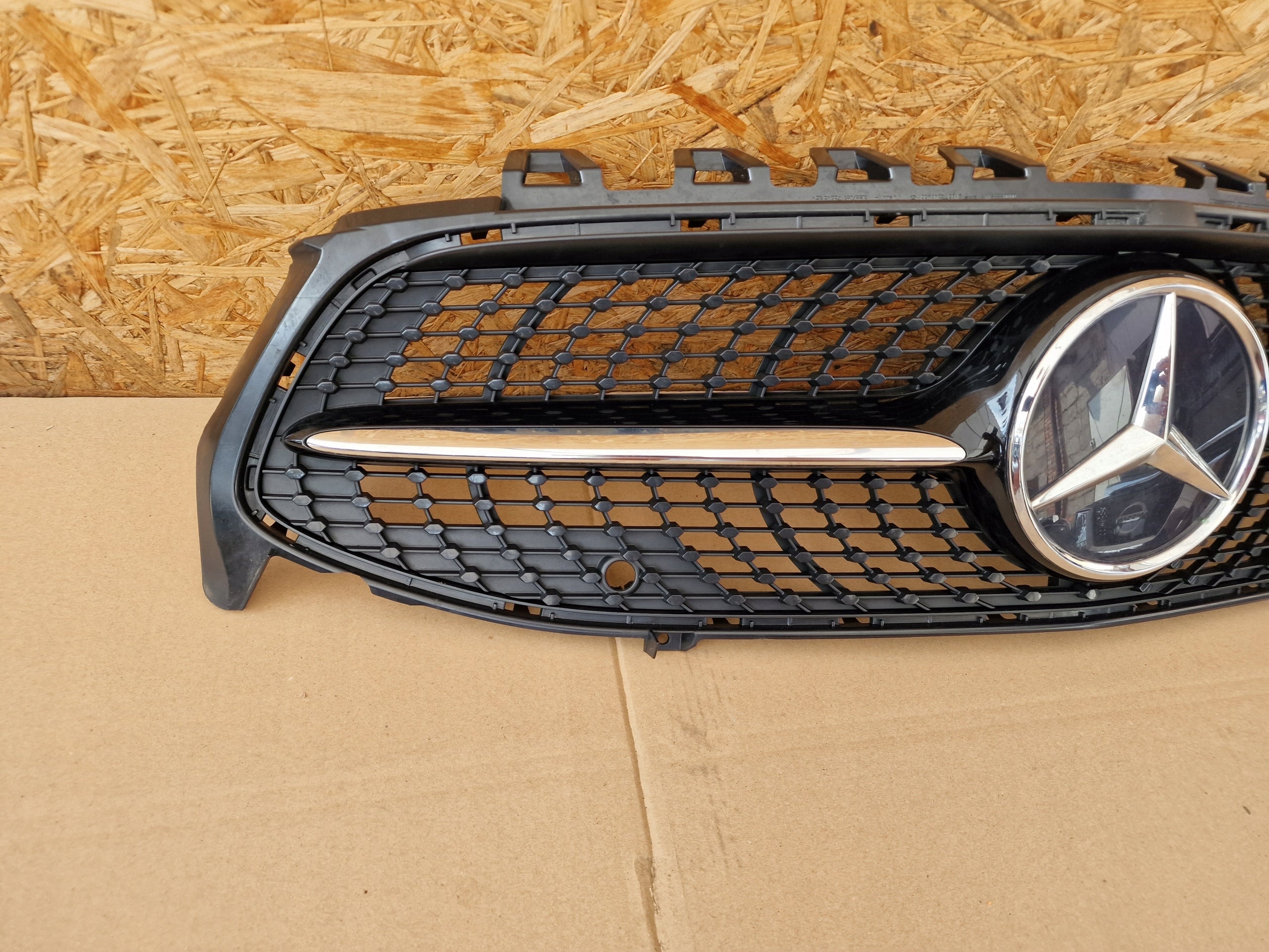 Kühlergrill Mercedes W118 A118 CLA 118 FRONTGRILL Kühlergitter