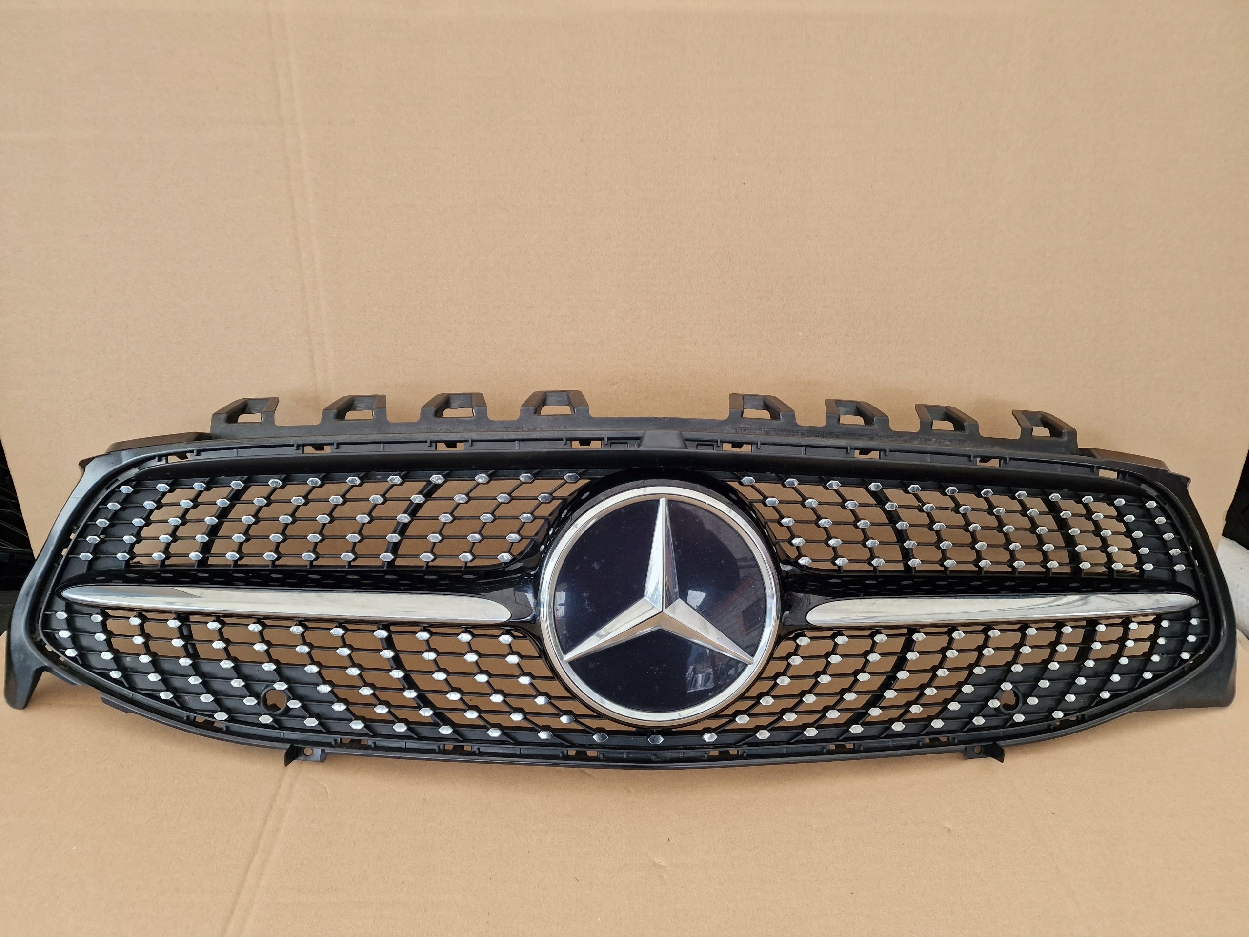  Kühlergrill Mercedes W118 CLA 118 FRONTGRILL Kühlergitter product image