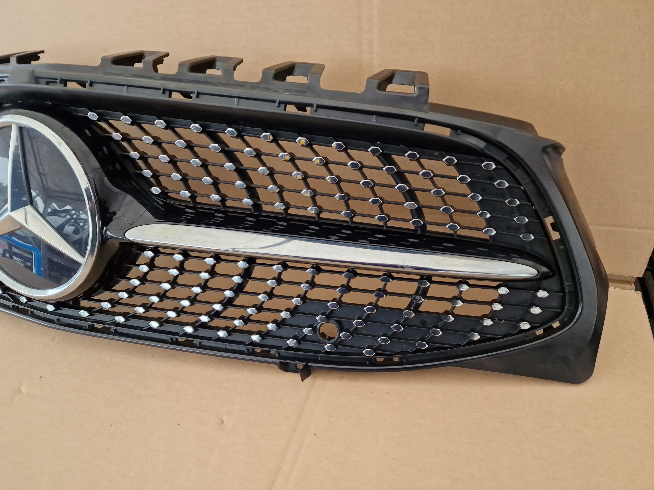 Kühlergrill Mercedes W118 CLA 118 FRONTGRILL Kühlergitter