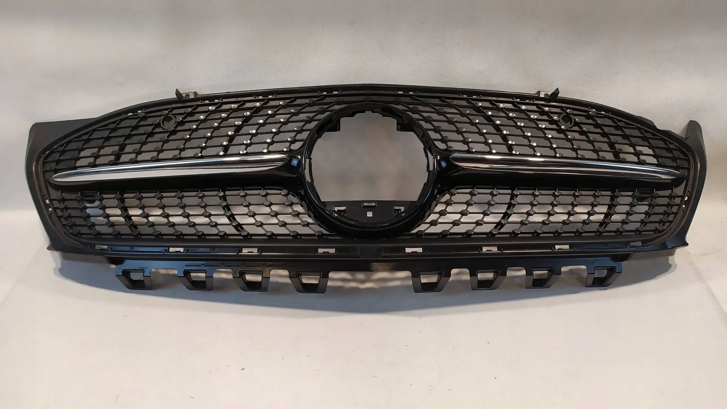 Kühlergrill Mercedes W118 FRONTGRILL A1188880000 Kühlergitter