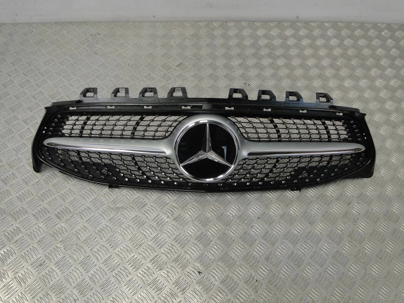 Kühlergrill Mercedes A118 CLA W118 FRONTGRILL A1188880000 Kühlergitter