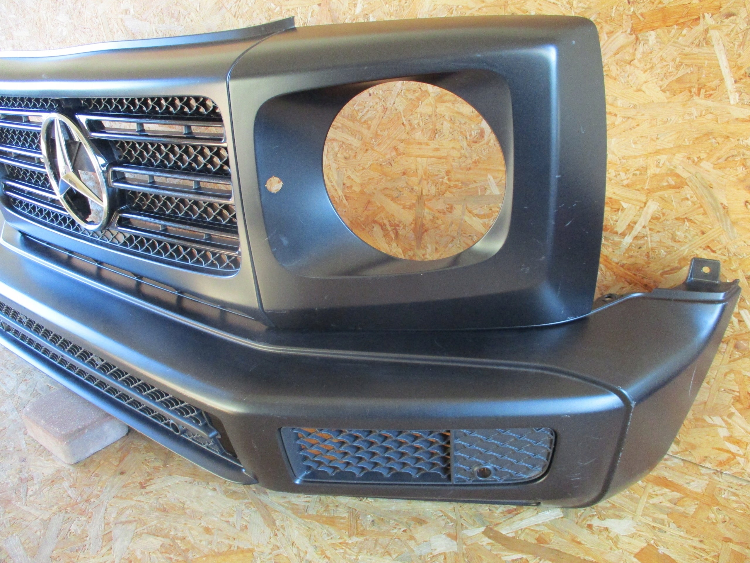 Kühlergrill Mercedes W463 A463 FRONTGRILL A4638880400 Kühlergitter