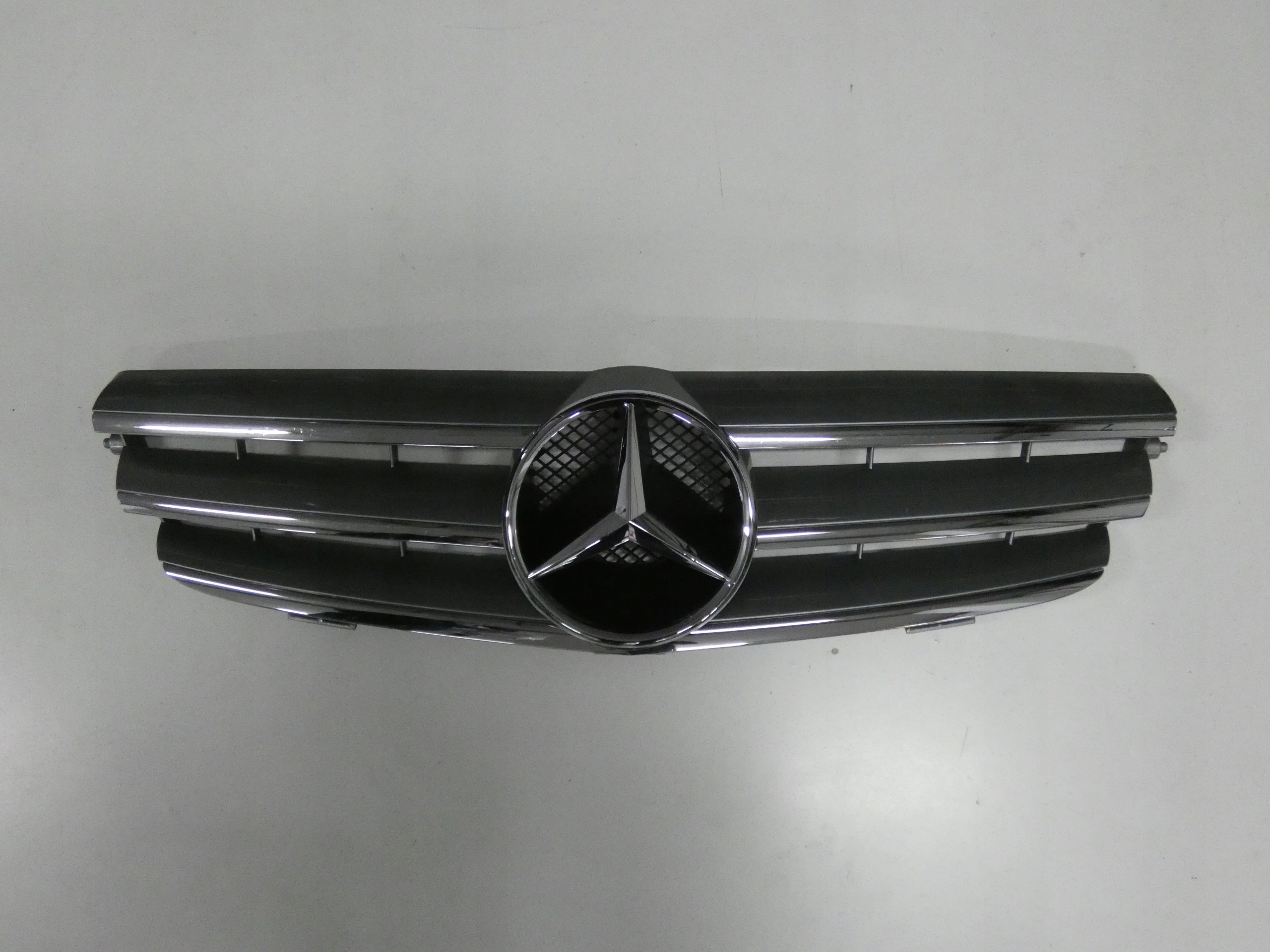 Kühlergrill Mercedes W209 FRONTGRILL Kühlergitter