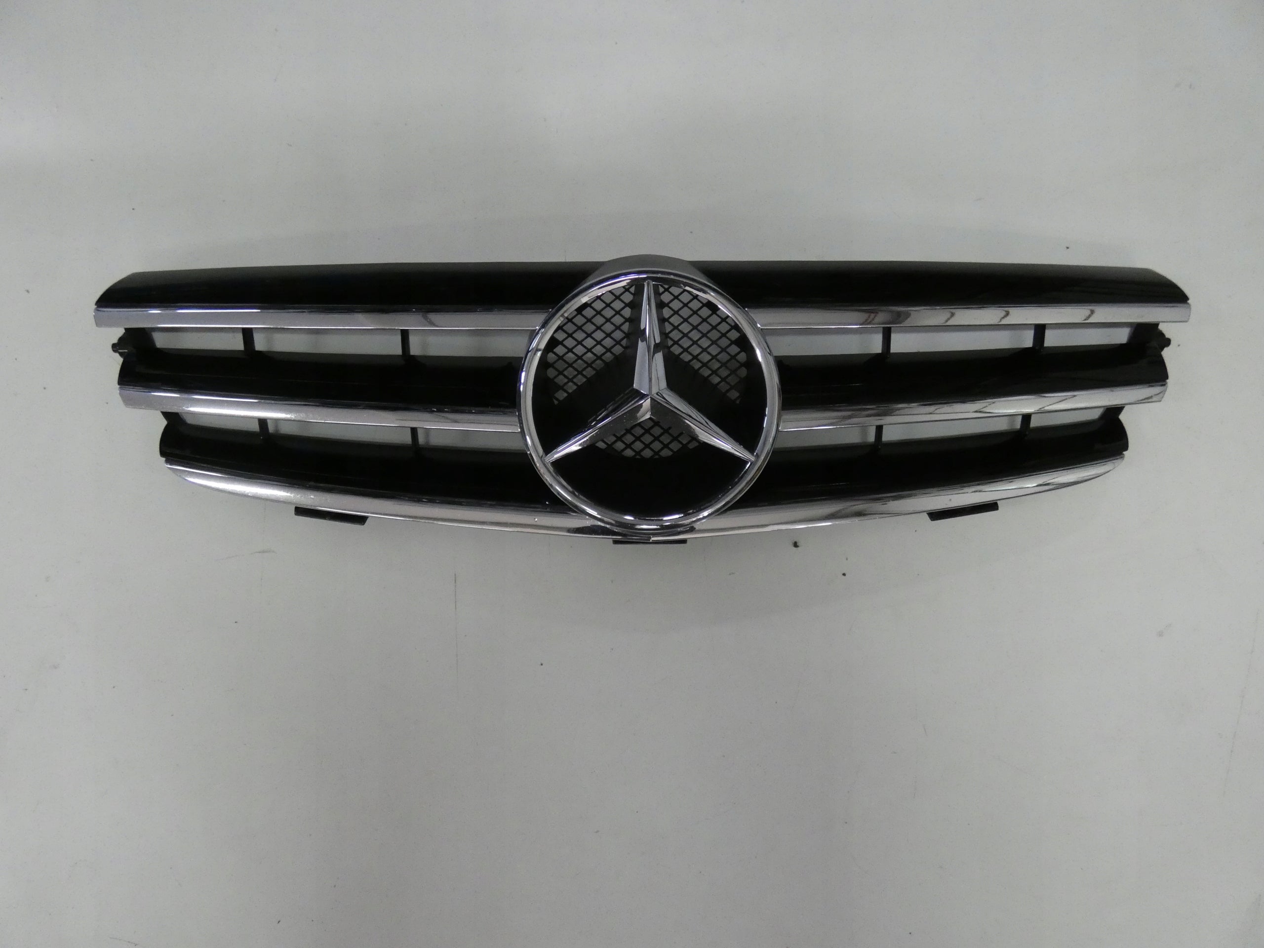 Kühlergrill Mercedes W209 FRONTGRILL Kühlergitter