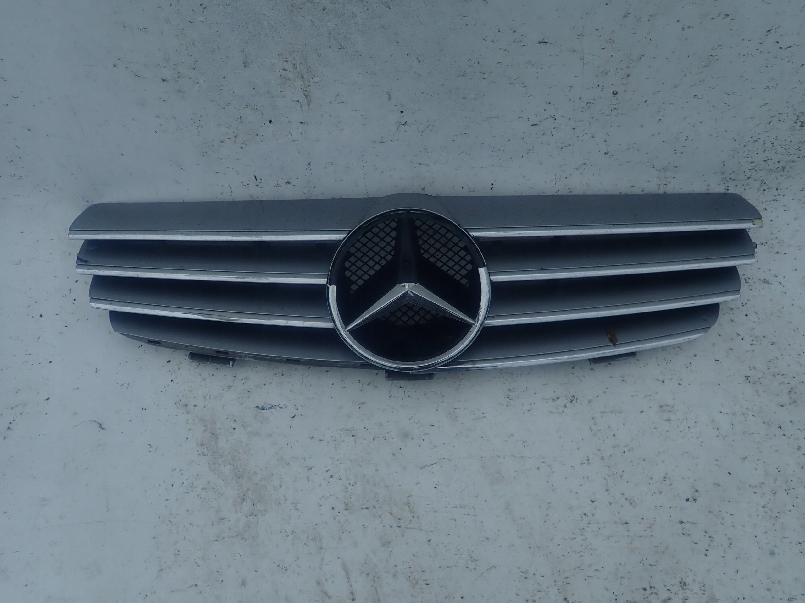  Calandre Mercedes W209 FRONTGRILL A2098800023 calandre  product image