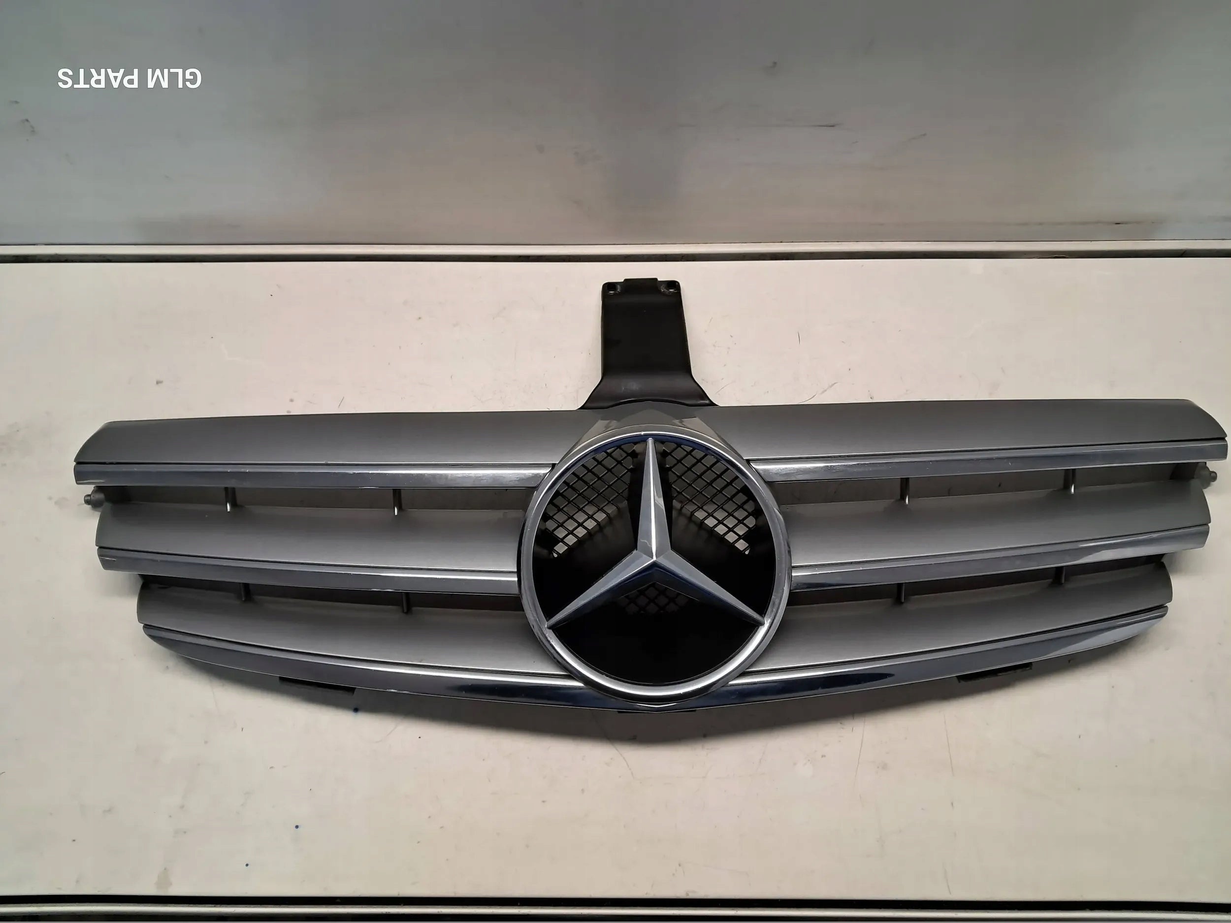 Kühlergrill Mercedes W209 FRONTGRILL A2098800123 Kühlergitter