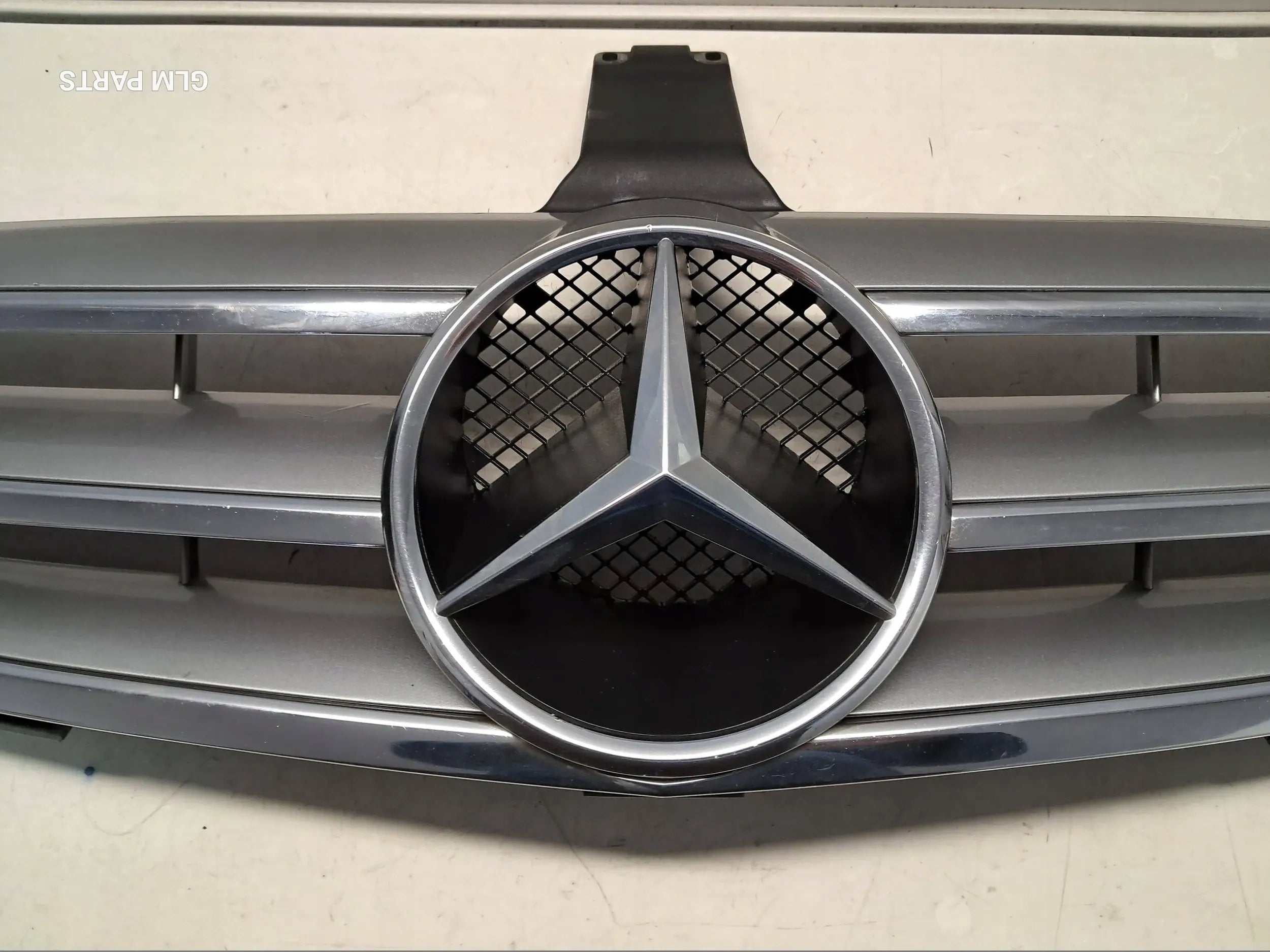 Kühlergrill Mercedes W209 FRONTGRILL A2098800123 Kühlergitter