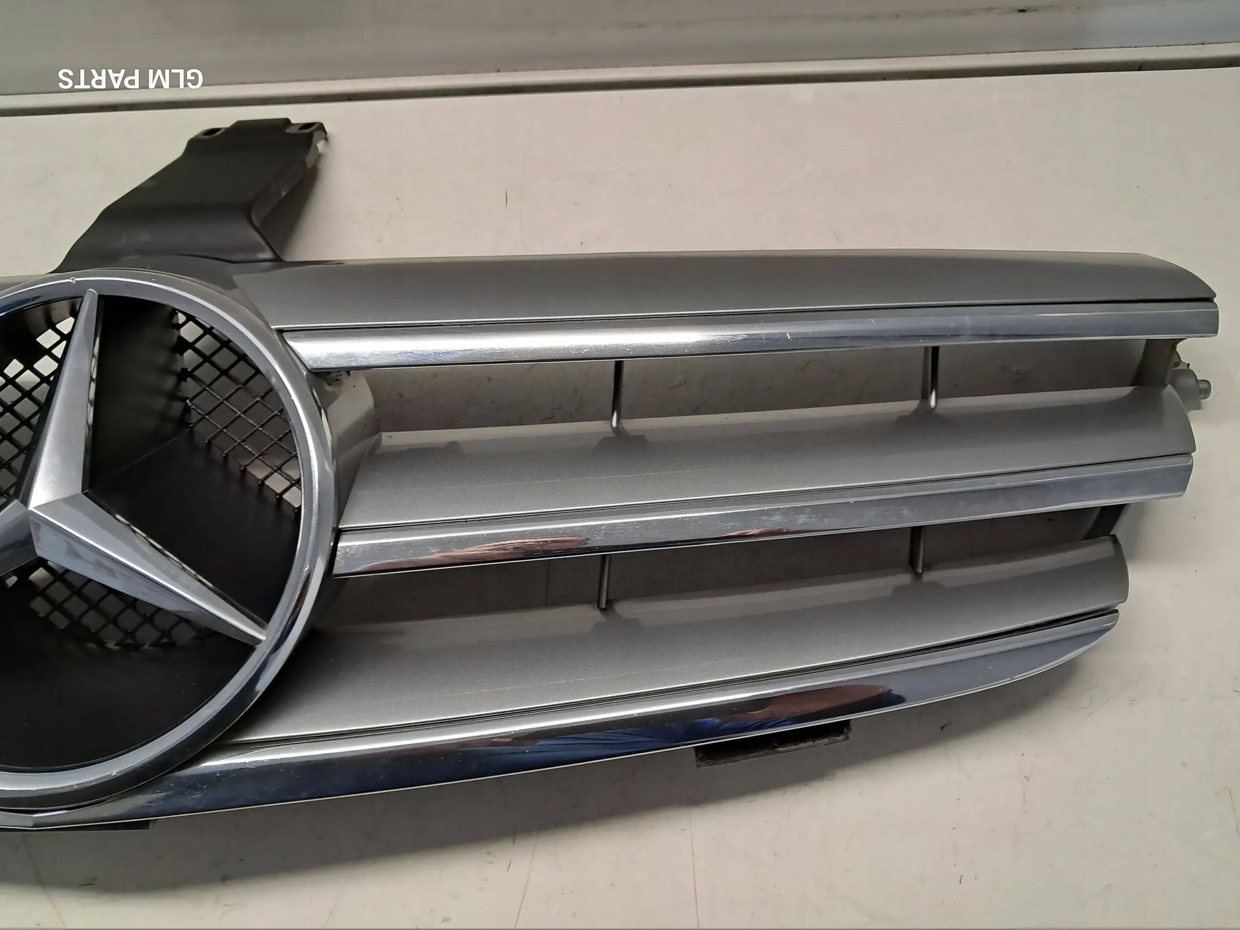 Kühlergrill Mercedes W209 FRONTGRILL A2098800123 Kühlergitter