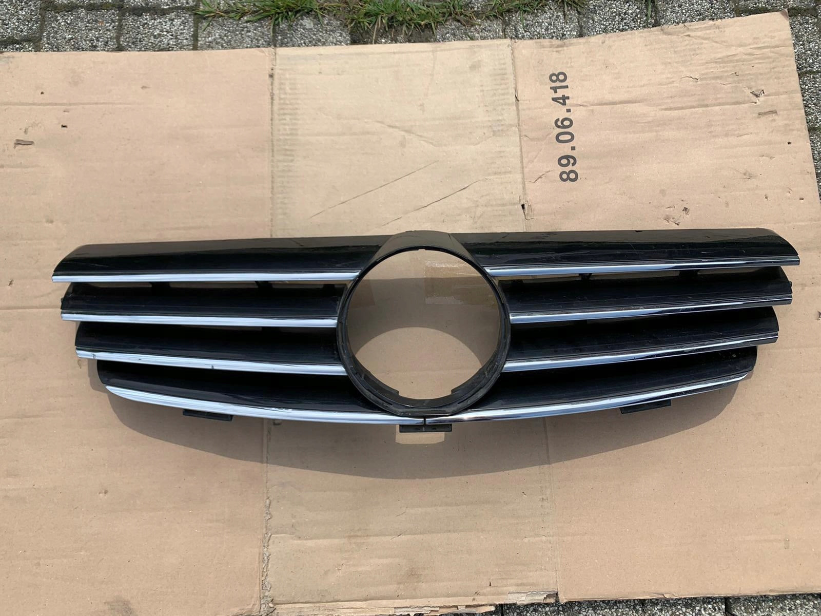  Grille de radiateur Mercedes W209 FRONTGRILL A2098800383 Grille de radiateur  product image