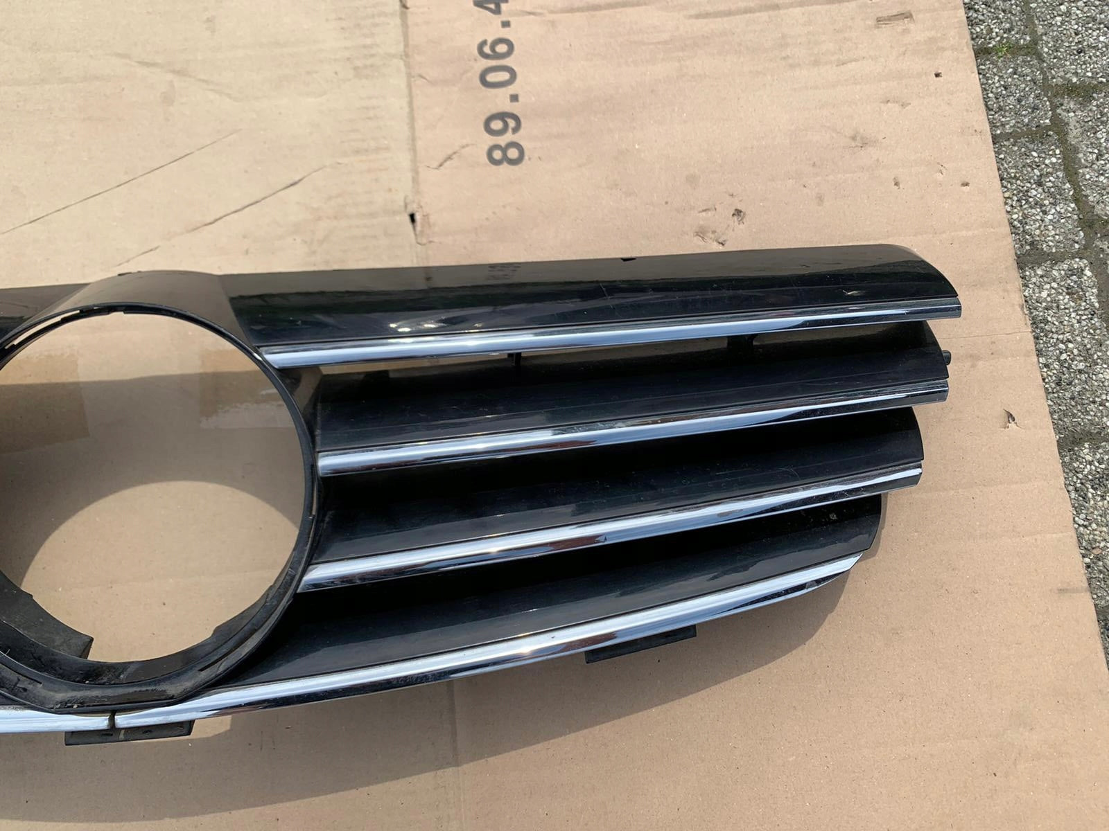 Kühlergrill Mercedes W209 FRONTGRILL A2098800383 Kühlergitter