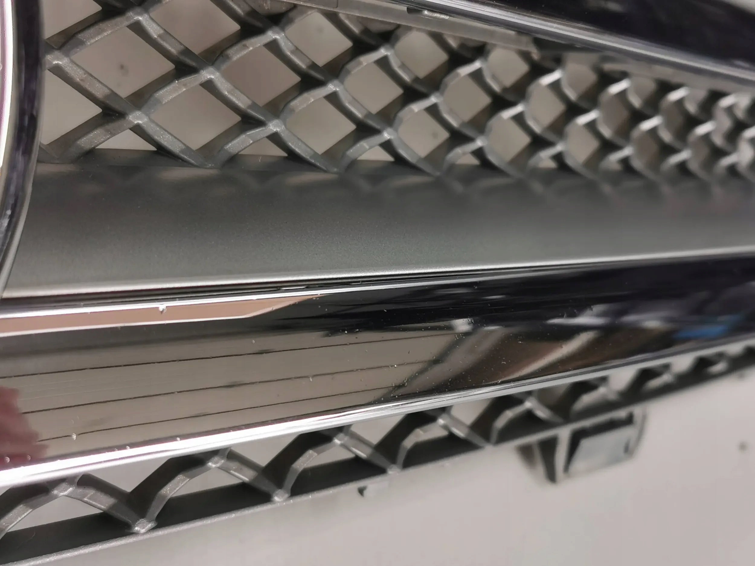 Kühlergrill Mercedes W219 FRONTGRILL A2198801083 Kühlergitter