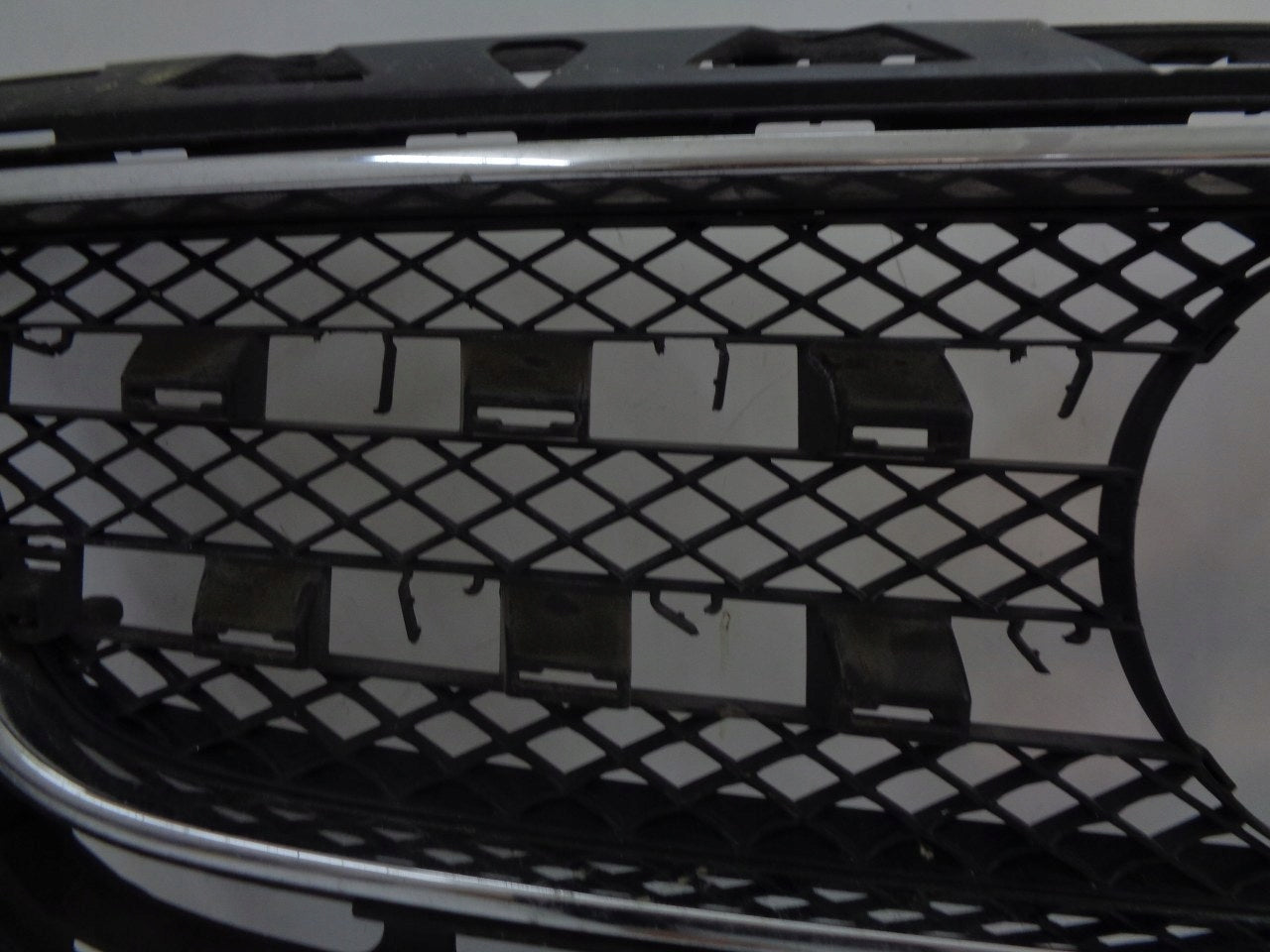 Kühlergrill Mercedes W218 FRONTGRILL A2188850165 Kühlergitter