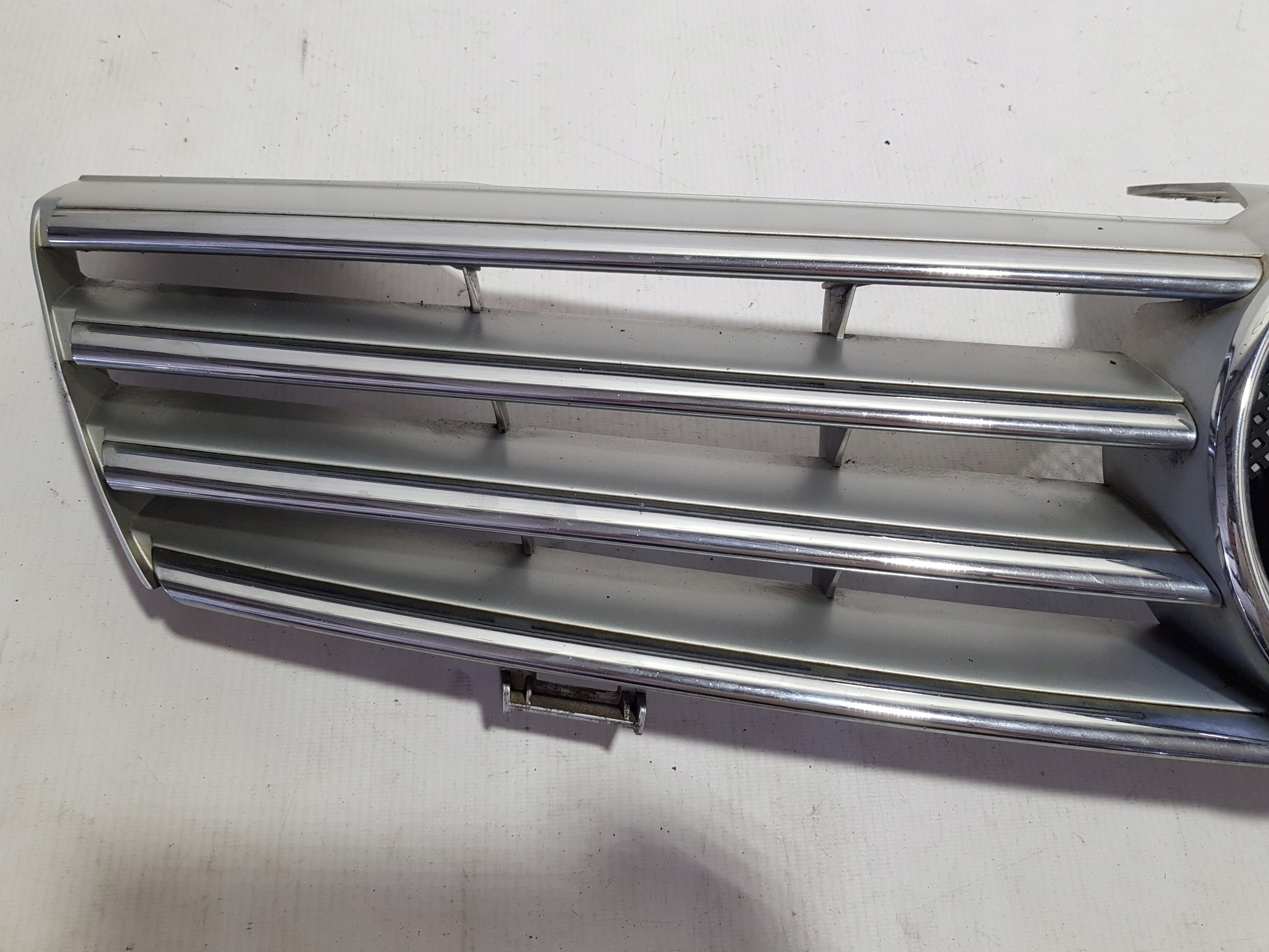 Kühlergrill Mercedes W219 FRONTGRILL A2198800083 Kühlergitter