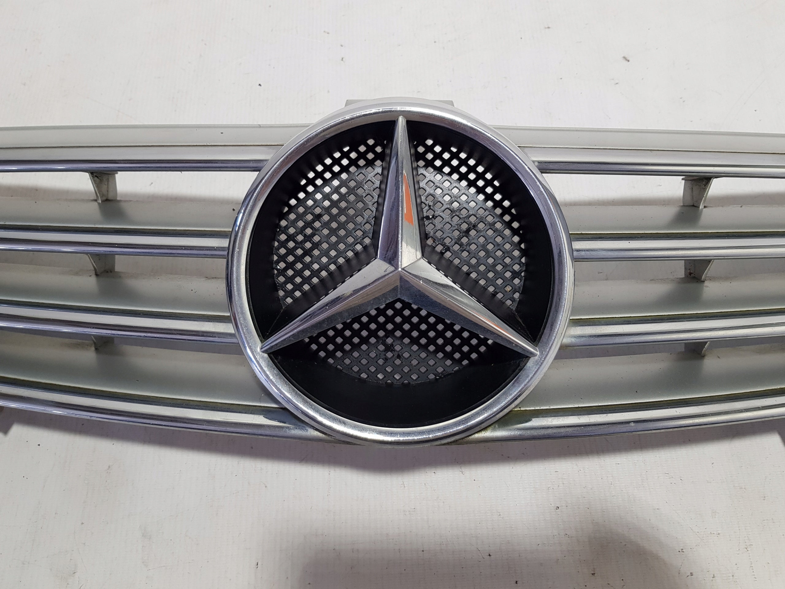 Kühlergrill Mercedes W219 FRONTGRILL A2198800083 Kühlergitter