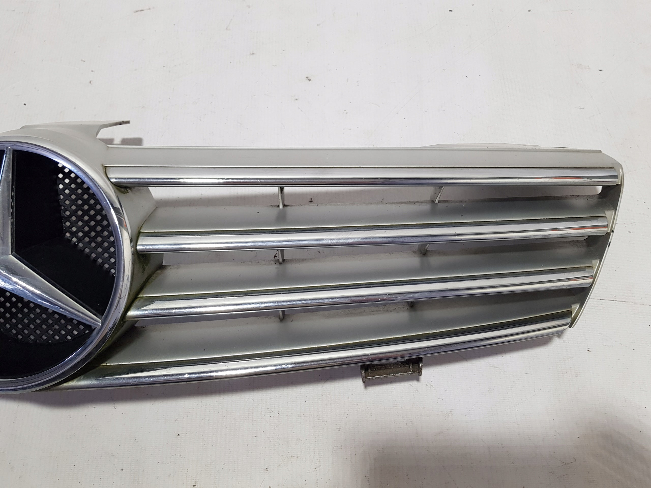 Kühlergrill Mercedes W219 FRONTGRILL A2198800083 Kühlergitter