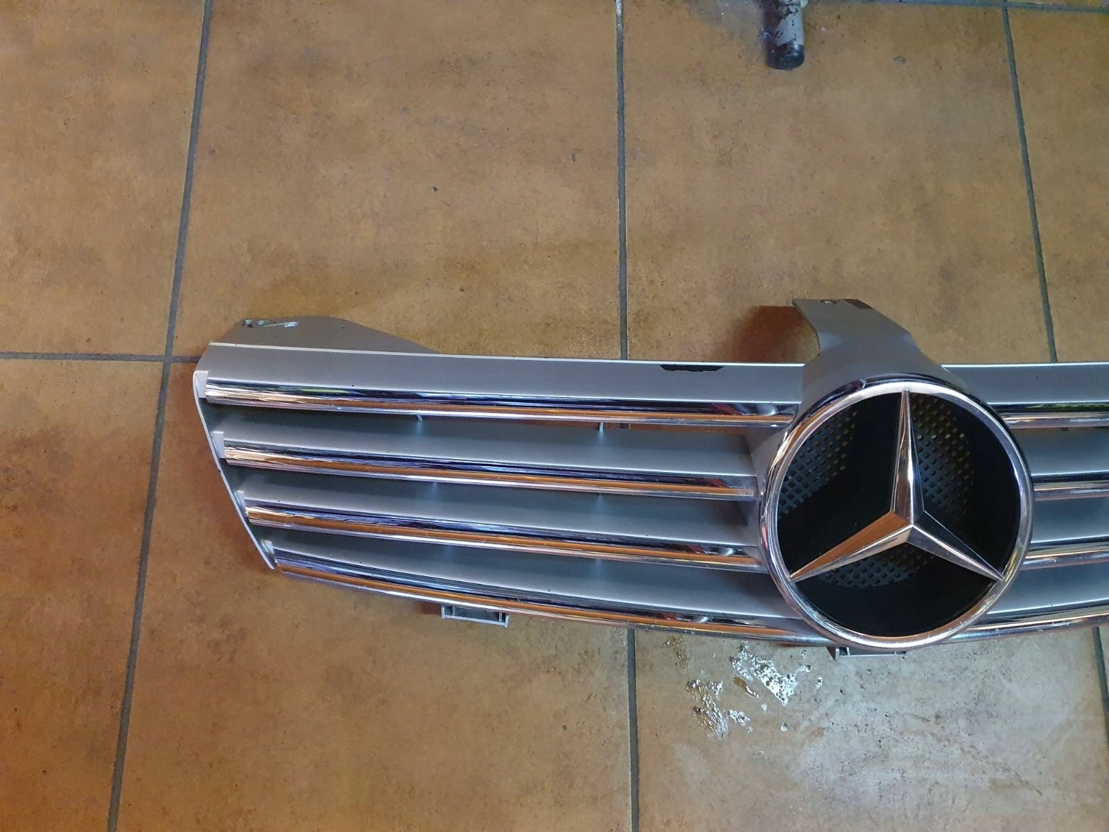 Kühlergrill Mercedes W219 FRONTGRILL Kühlergitter