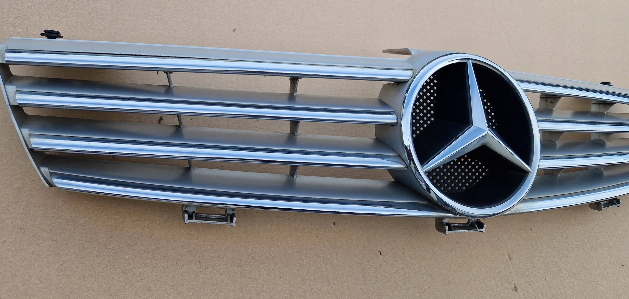 Kühlergrill Mercedes W219 FRONTGRILL A2198800083 Kühlergitter