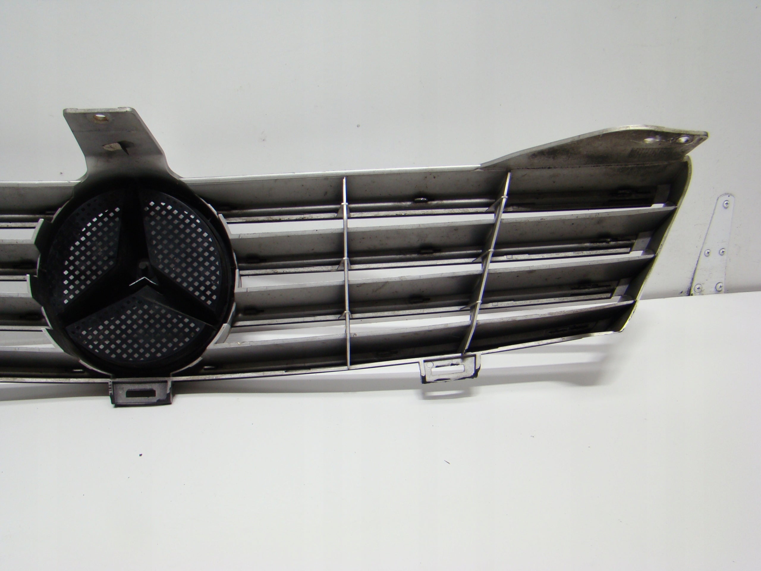 Kühlergrill Mercedes W219 FRONTGRILL A2198800083 Kühlergitter