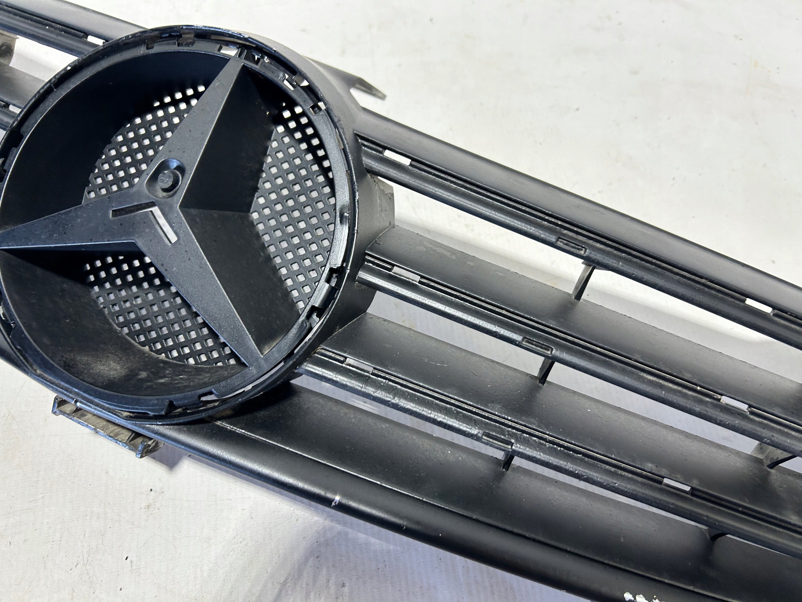 Kühlergrill Mercedes W219 FRONTGRILL A2198800083 Kühlergitter