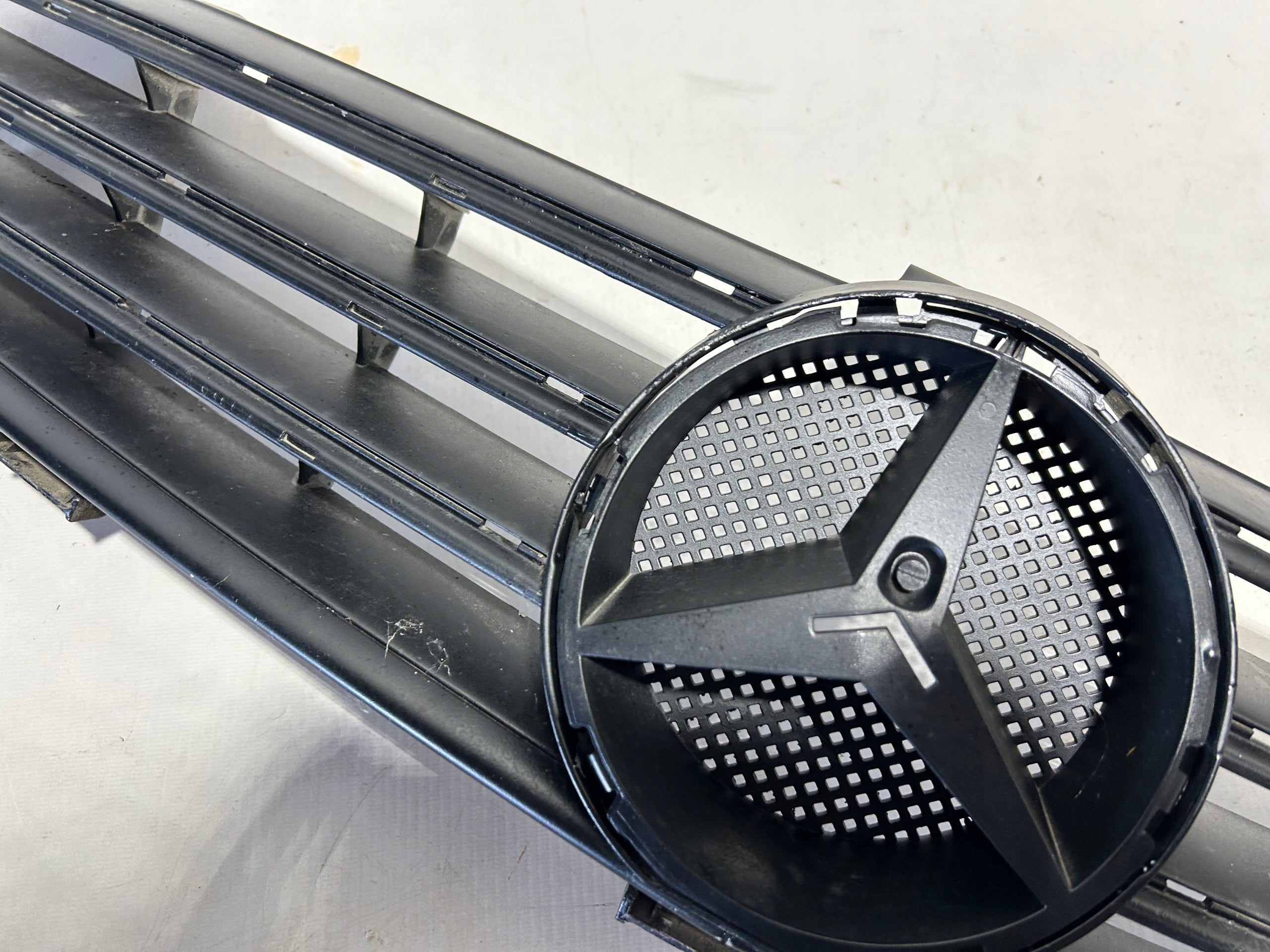 Kühlergrill Mercedes W219 FRONTGRILL A2198800083 Kühlergitter