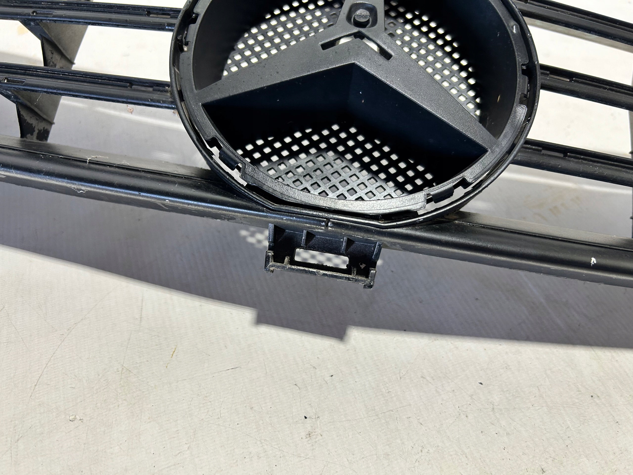 Kühlergrill Mercedes W219 FRONTGRILL A2198800083 Kühlergitter