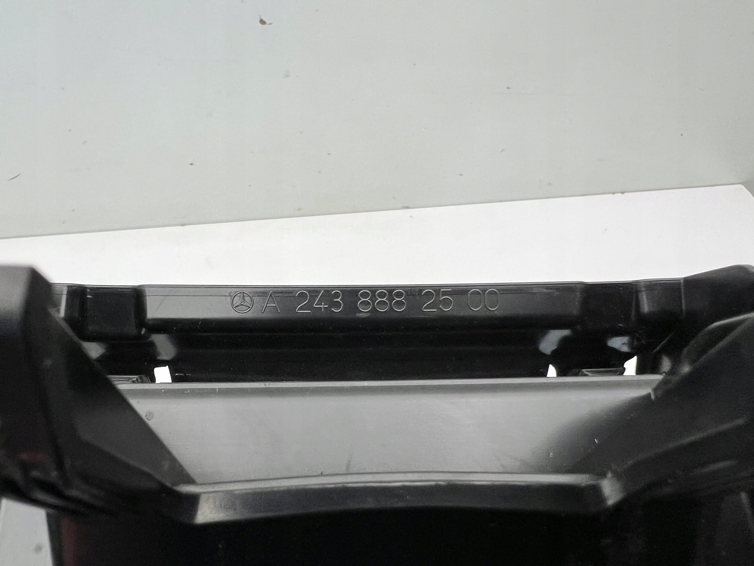 Kühlergrill Mercedes W243 FRONTGRILL A2438882500 Kühlergitter